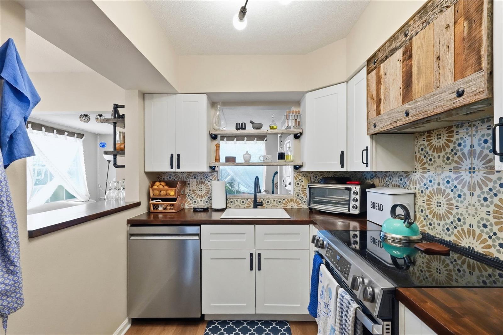 4507 9th St W #i8 Property Photo 17