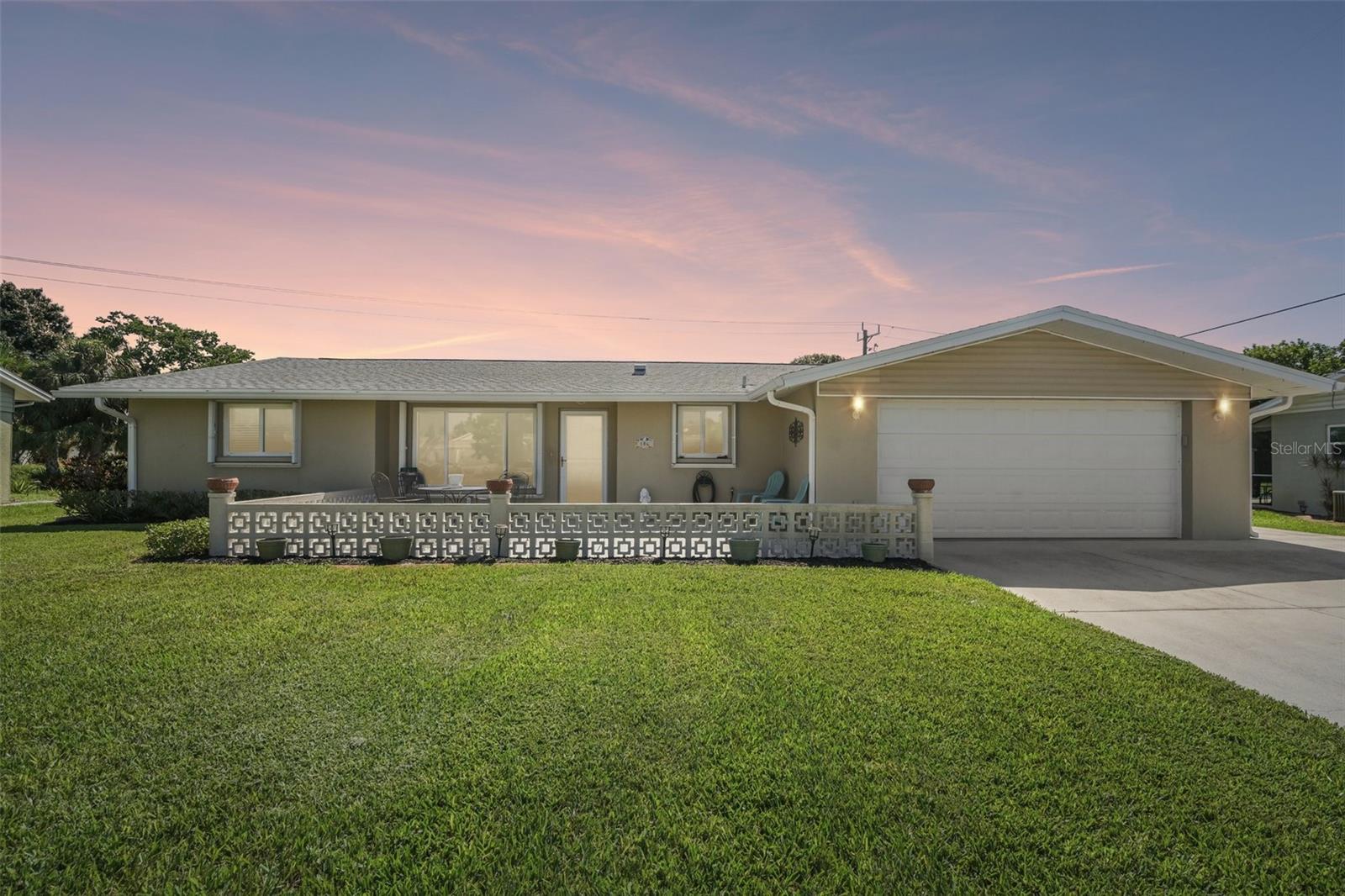 106 Algiers Dr Property Photo 1