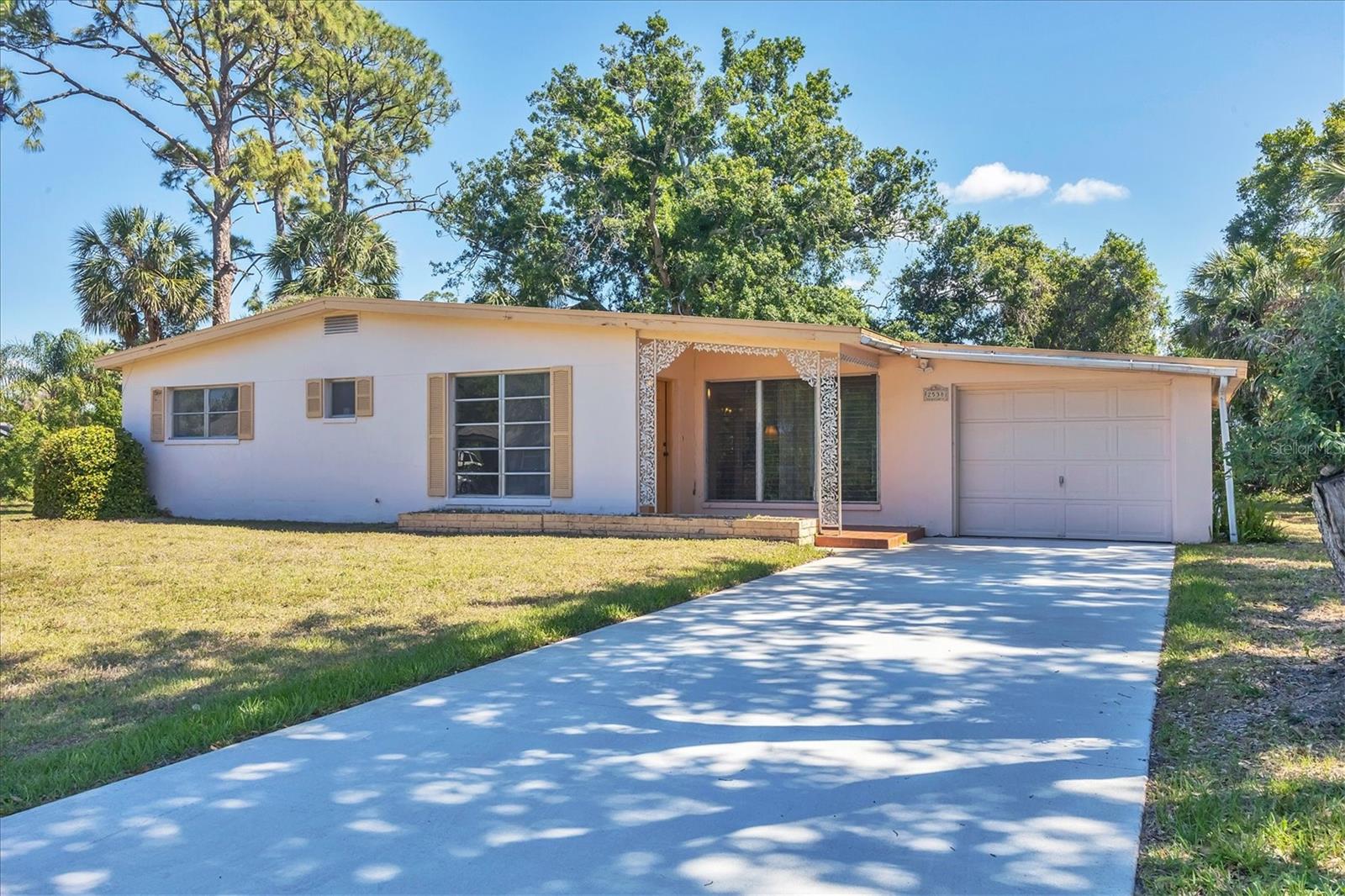 2538 LAKESHORE CIR Property Photo 1