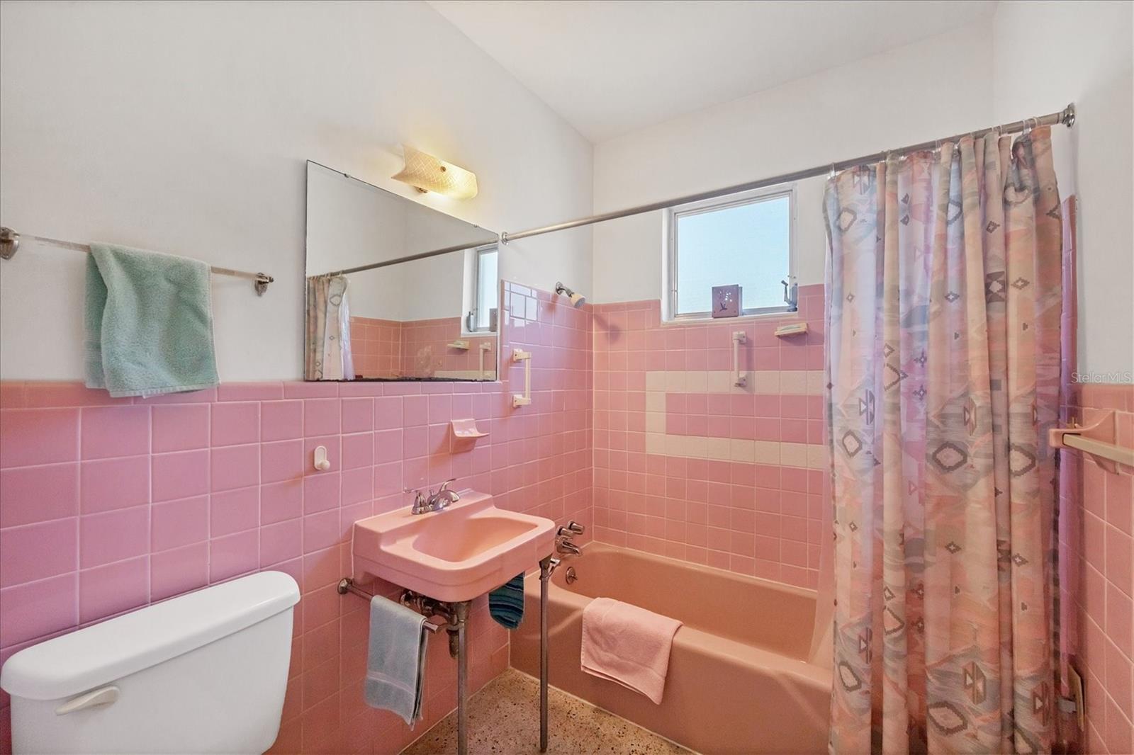 2538 Lakeshore Cir Property Photo 21