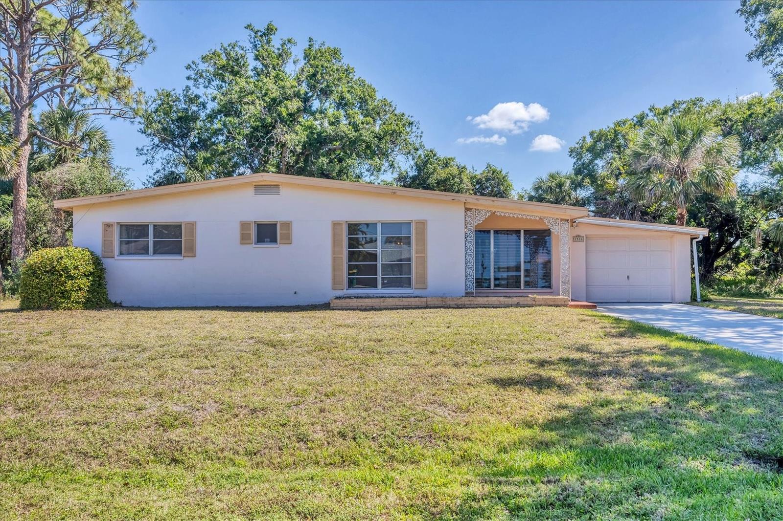 2538 Lakeshore Cir Property Photo 24