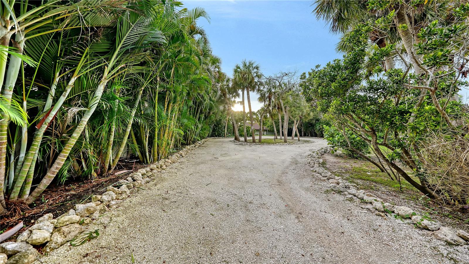 2417 Casey Key Rd Property Photo 3