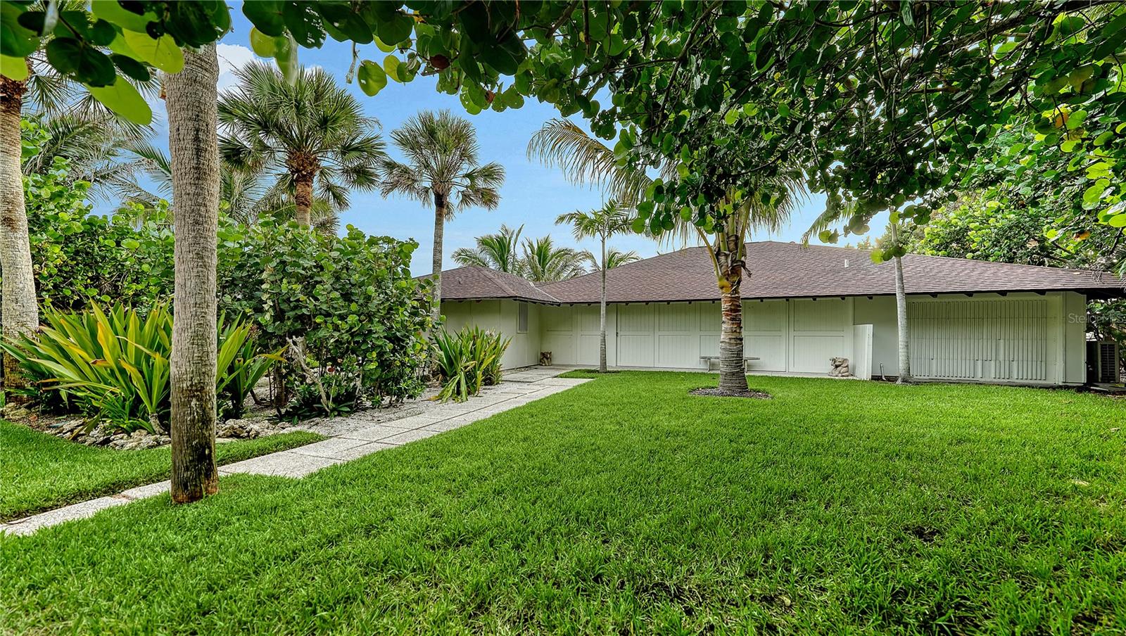 2417 Casey Key Rd Property Photo 5