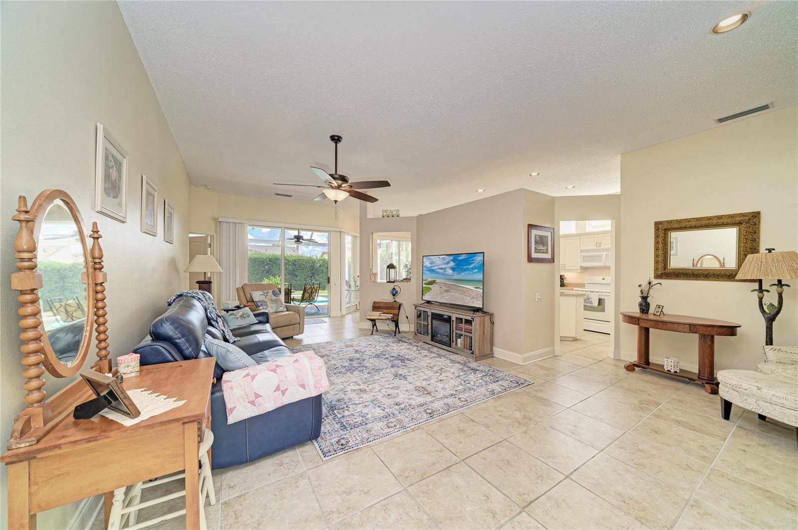 4729 Peridia Blvd E Property Photo 8