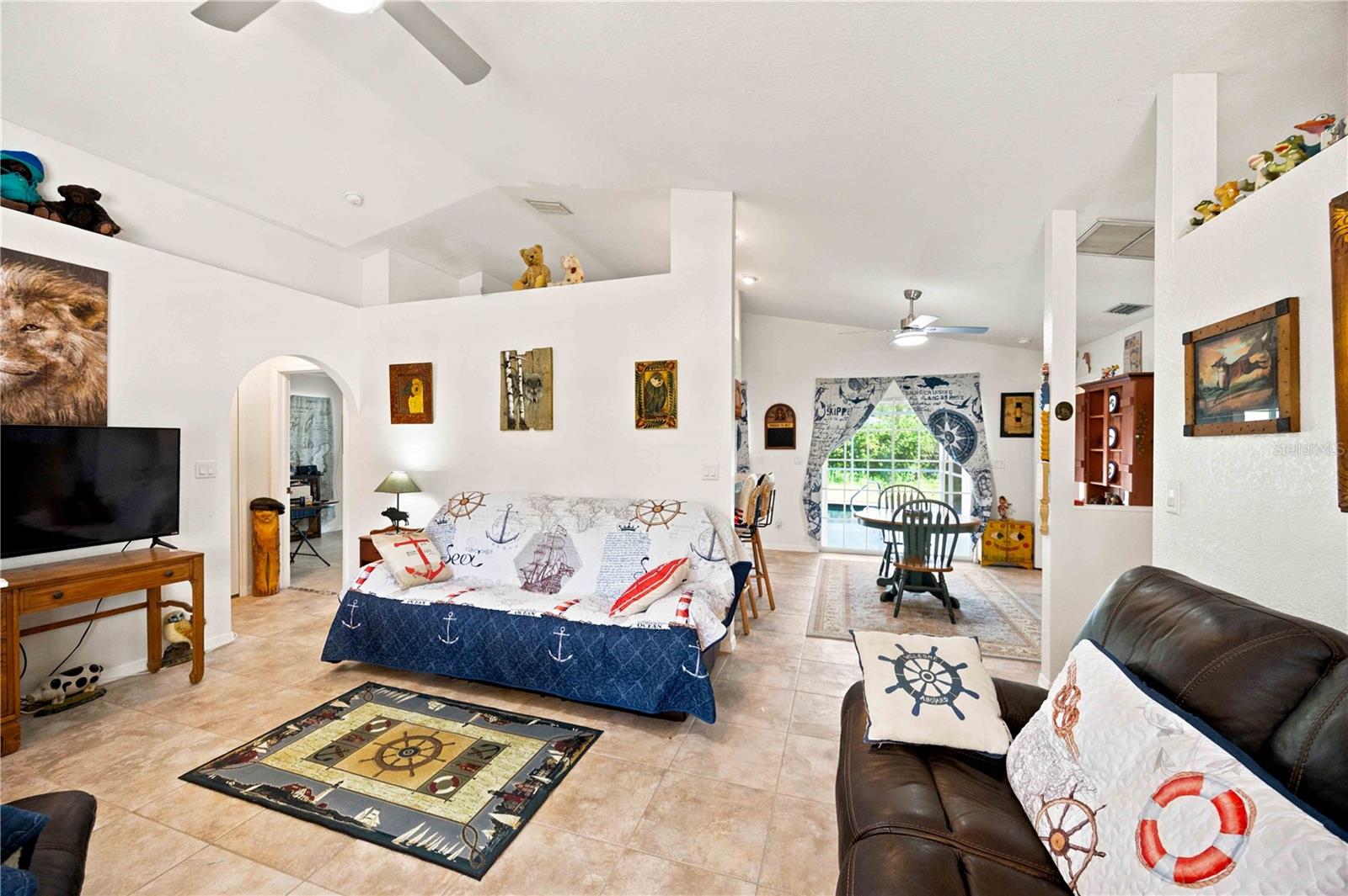 3907 Alwood St Property Photo 8