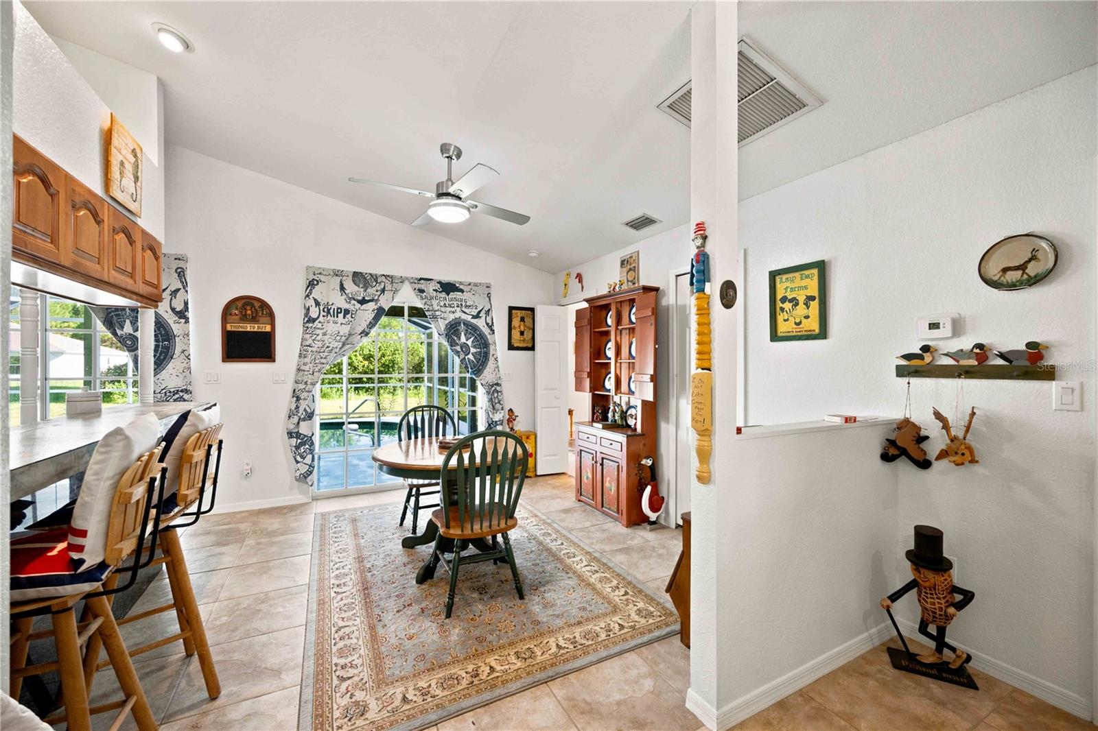 3907 Alwood St Property Photo 13