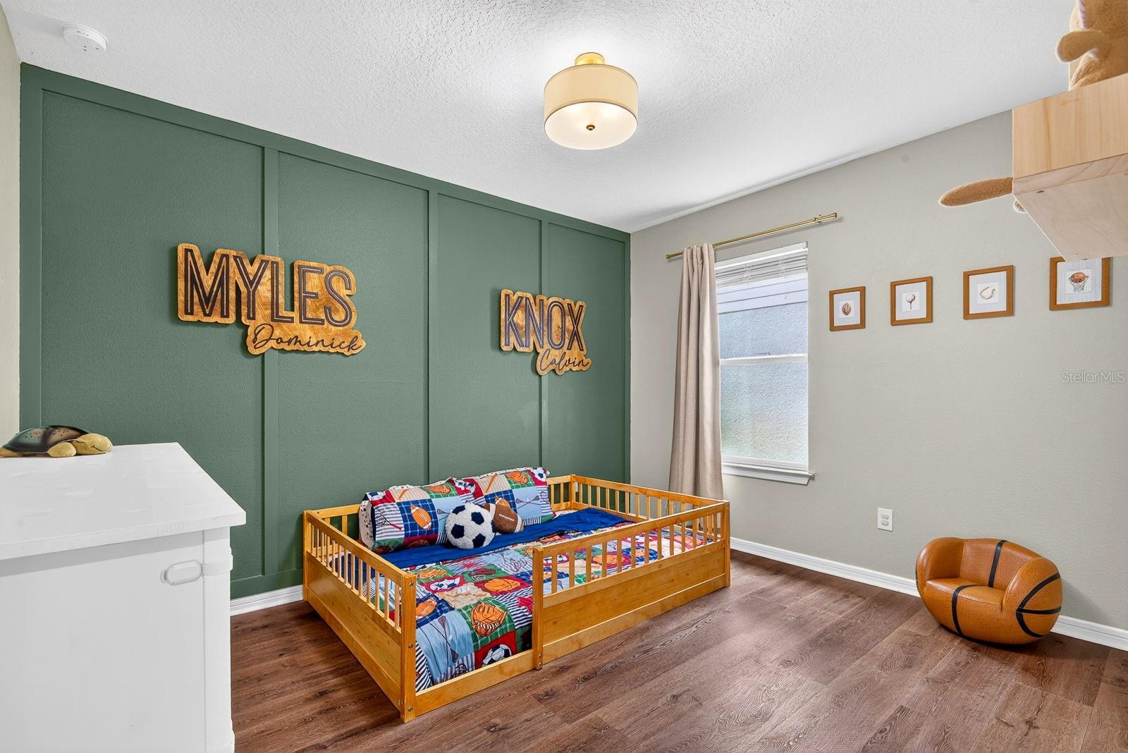 9348 Royal River Cir Property Photo 7