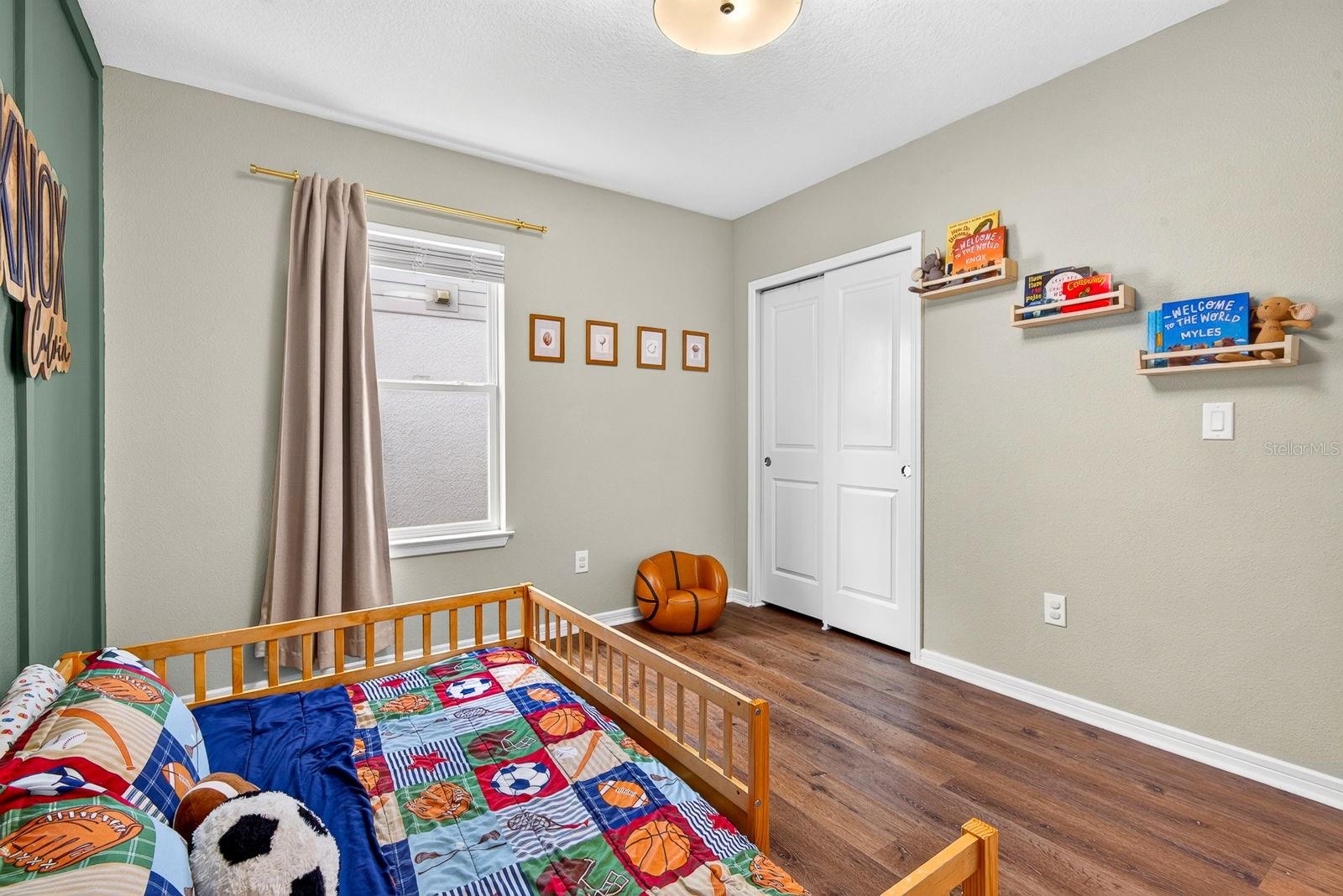 9348 Royal River Cir Property Photo 8
