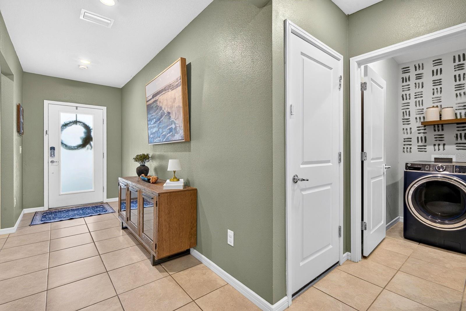 9348 Royal River Cir Property Photo 12
