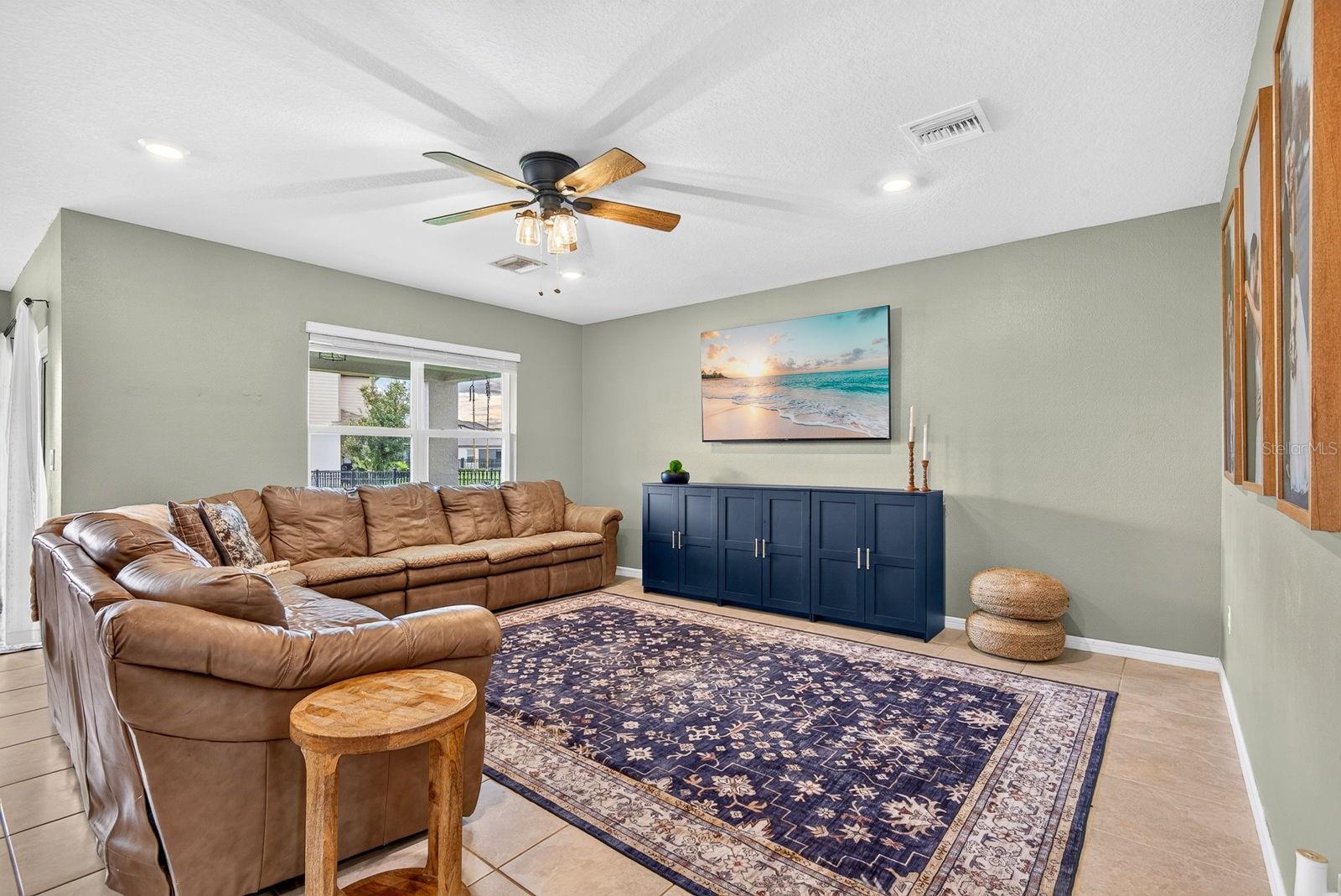 9348 Royal River Cir Property Photo 15