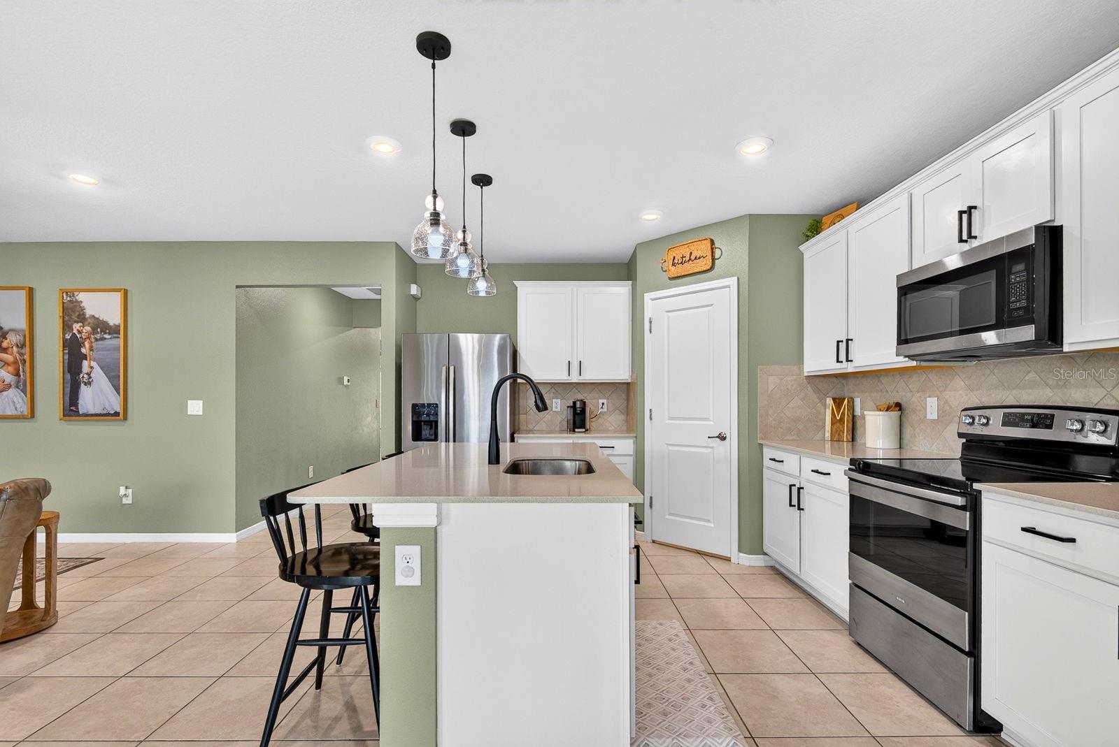 9348 Royal River Cir Property Photo 17