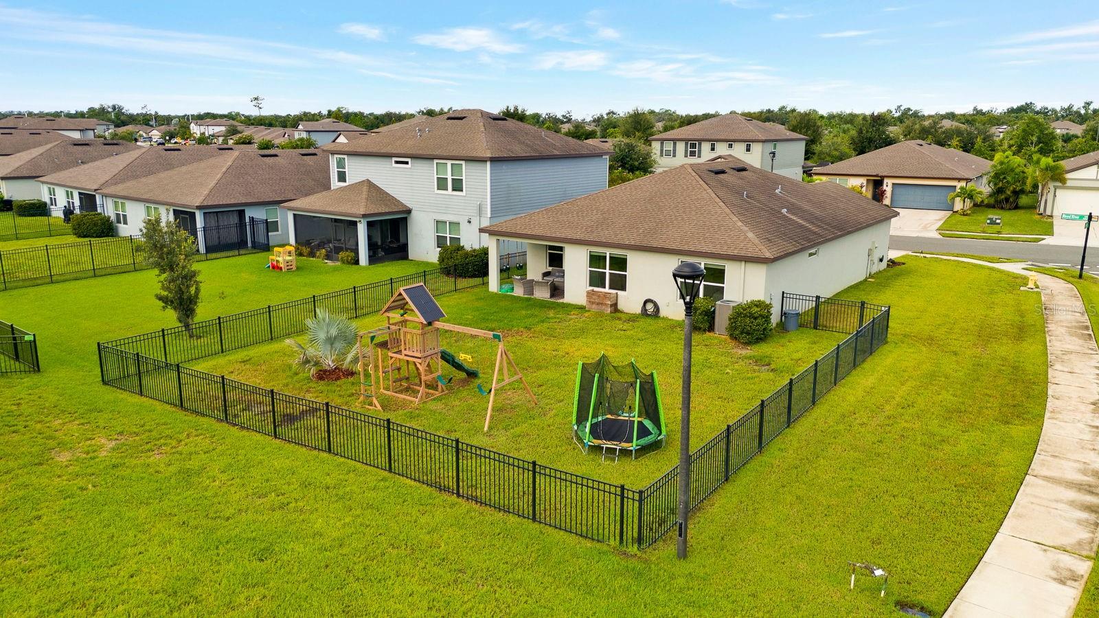 9348 Royal River Cir Property Photo 31
