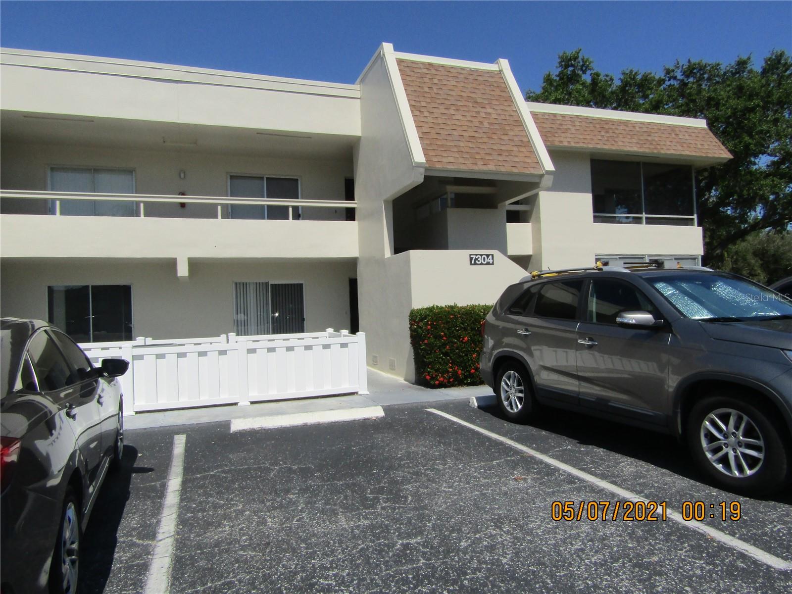 7304 W Country Club Dr N #115 Property Photo 1