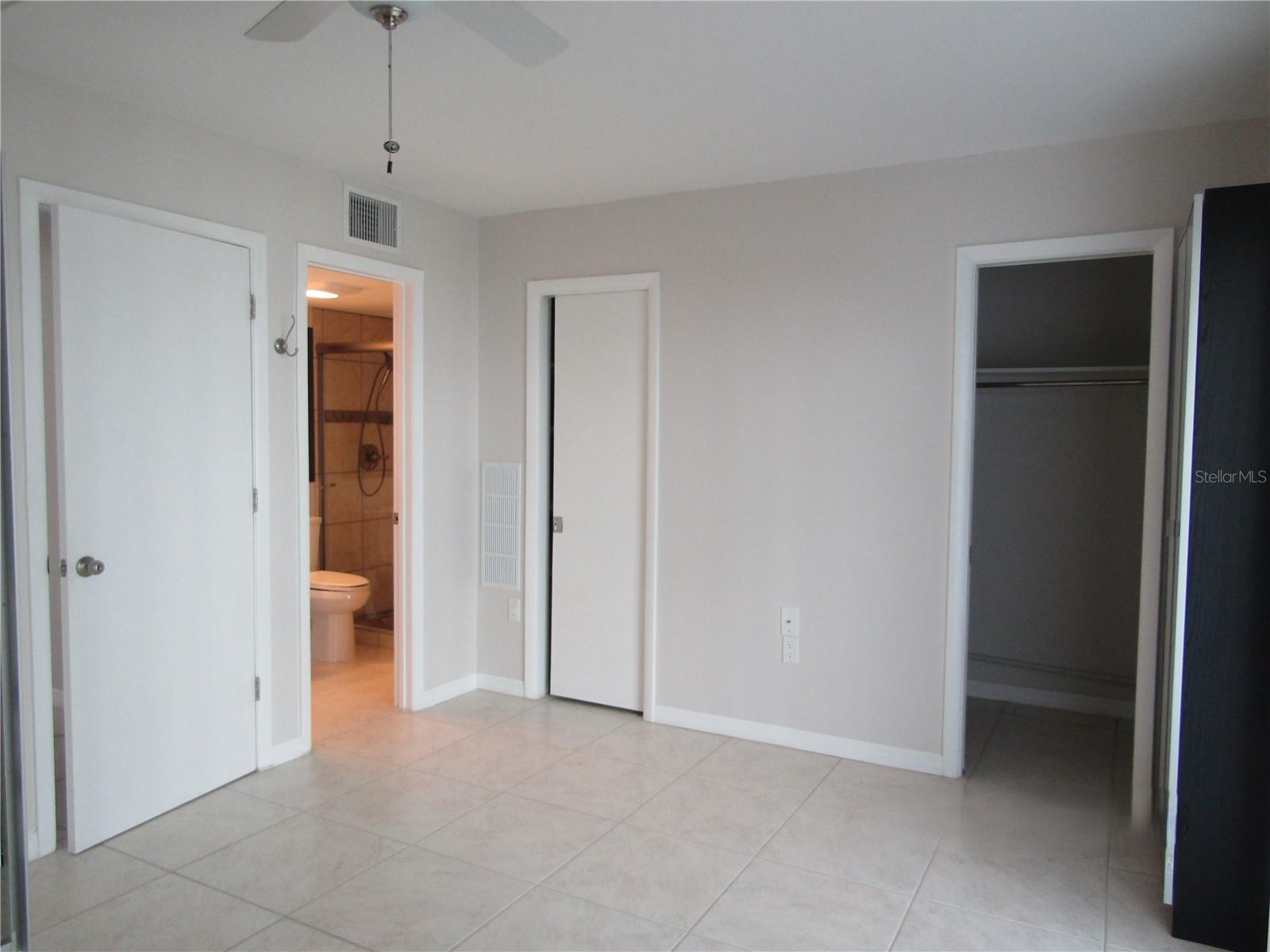 7304 W Country Club Dr N #115 Property Photo 7