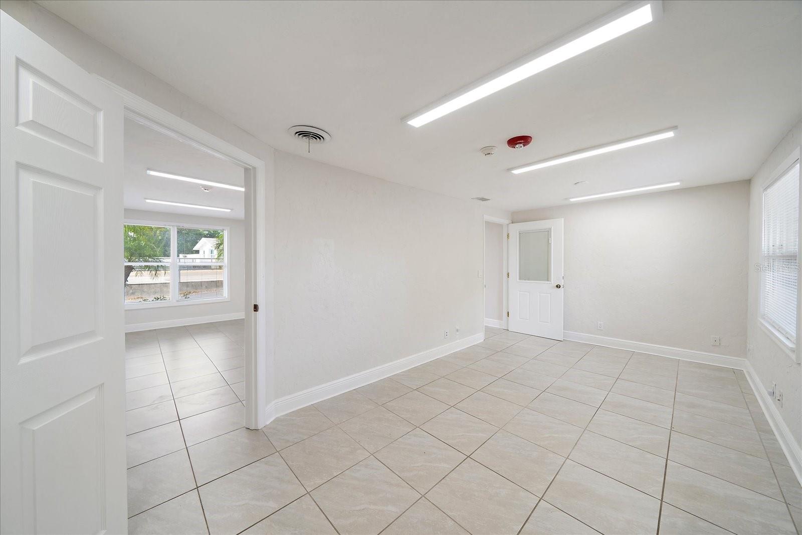 2535 Bee Ridge Rd Property Photo 4