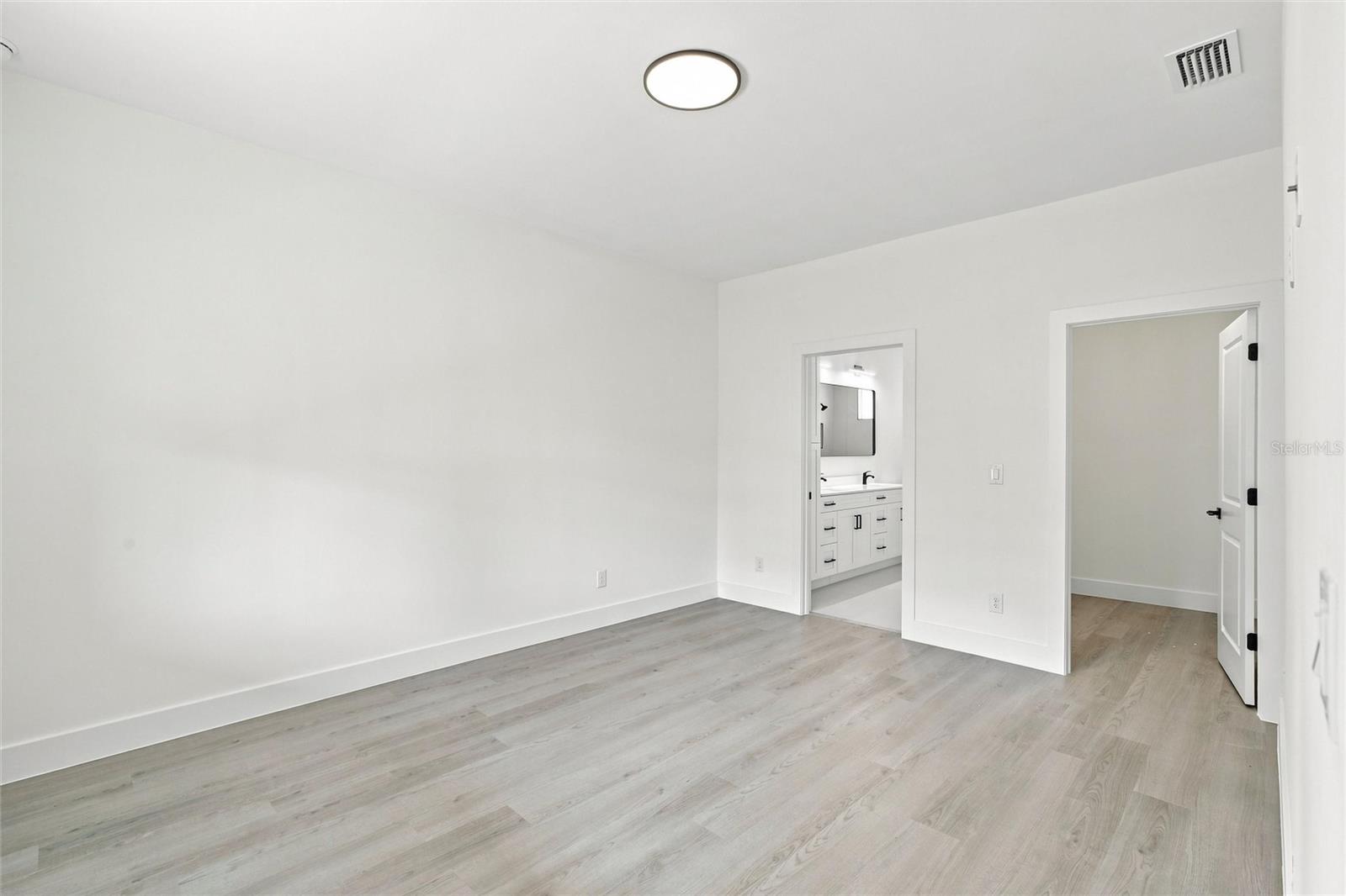 1912 Hagerick Ln Property Photo 13