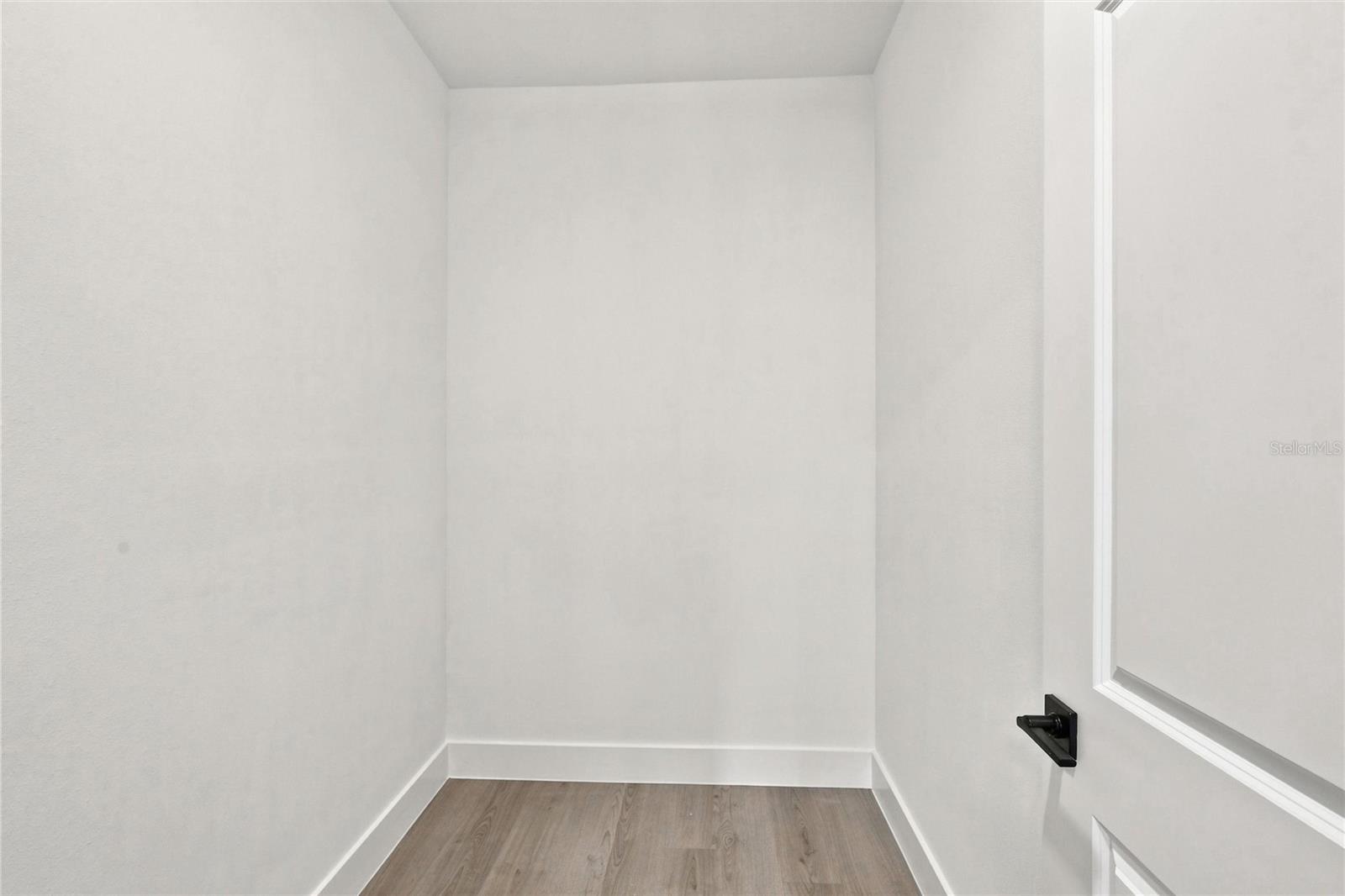 1912 Hagerick Ln Property Photo 16
