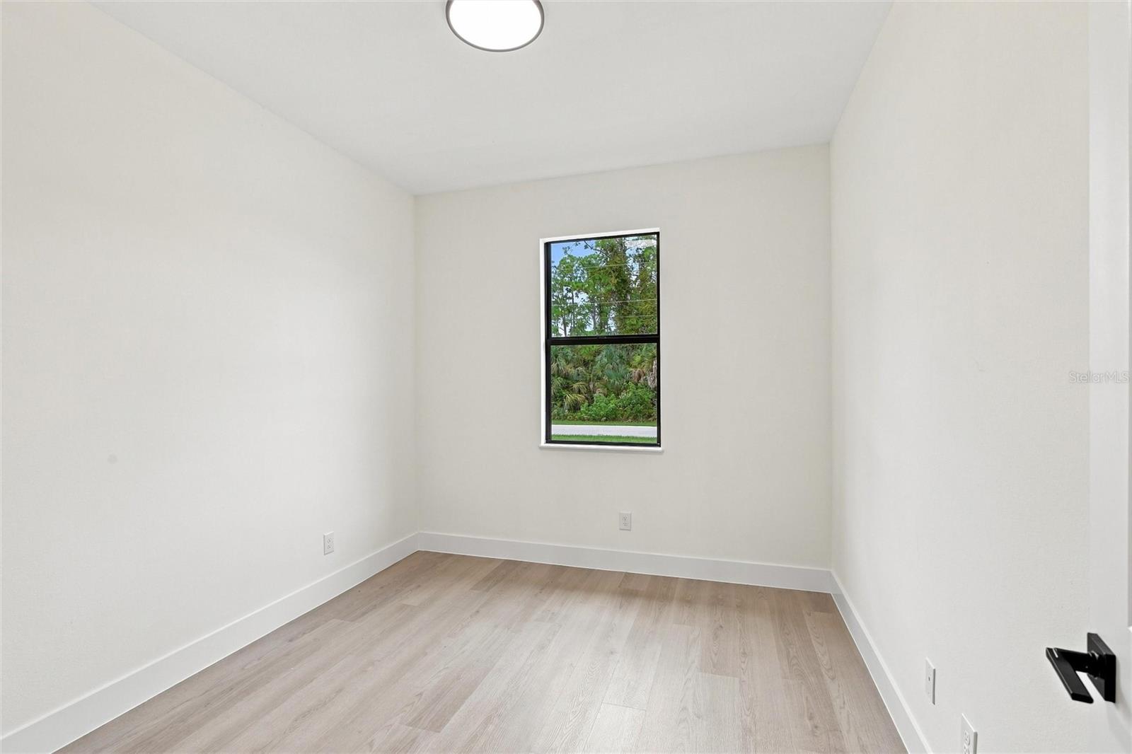 1912 Hagerick Ln Property Photo 24