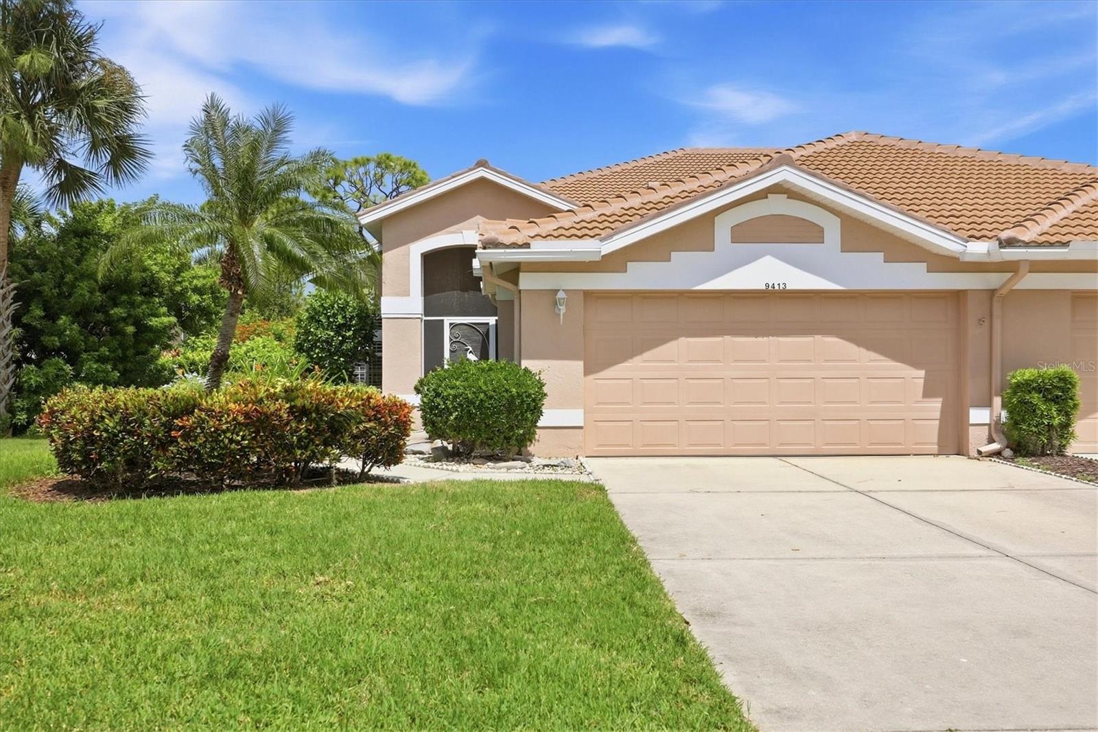 9413 Forest Hills Cir Property Photo 2