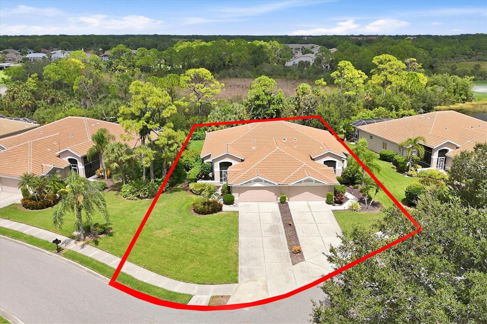 9413 Forest Hills Cir Property Photo 3