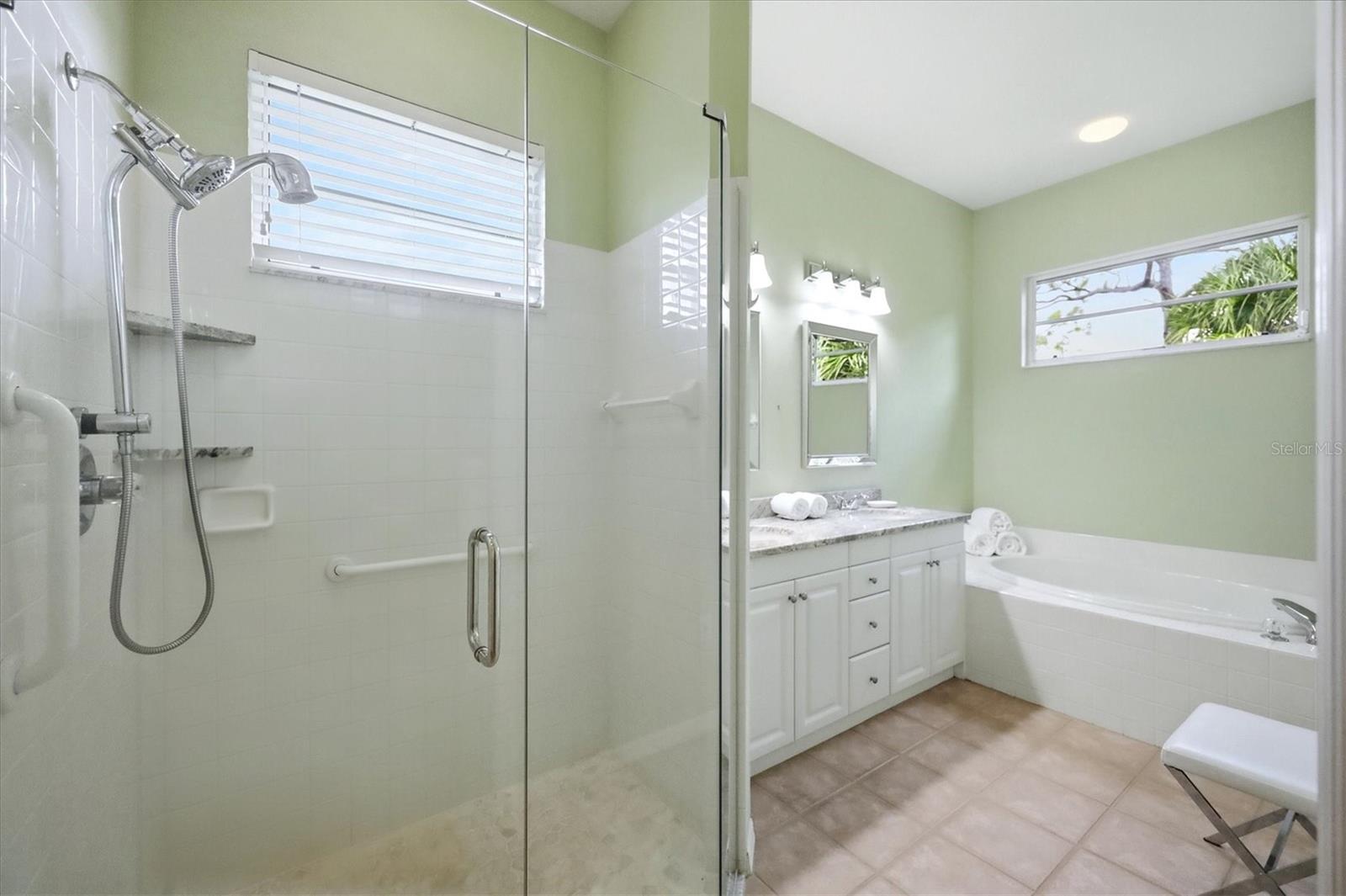 9413 Forest Hills Cir Property Photo 27