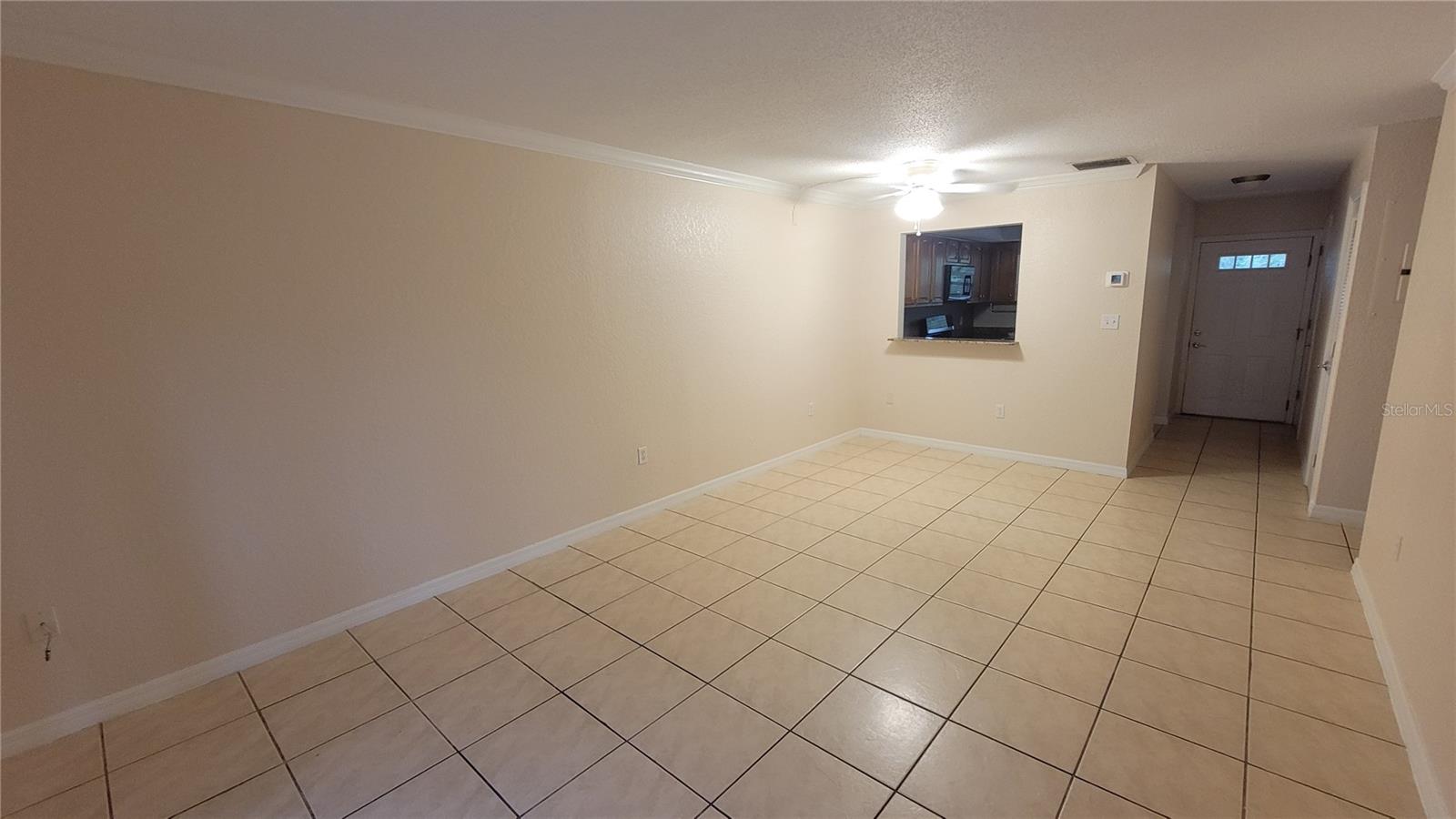 960 Lacosta Cir #2 Property Photo 3