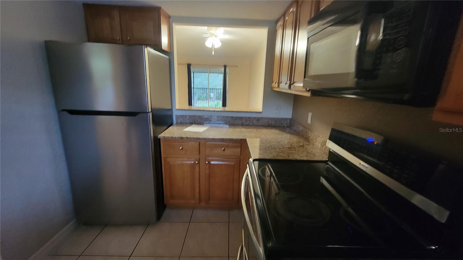 960 Lacosta Cir #2 Property Photo 6
