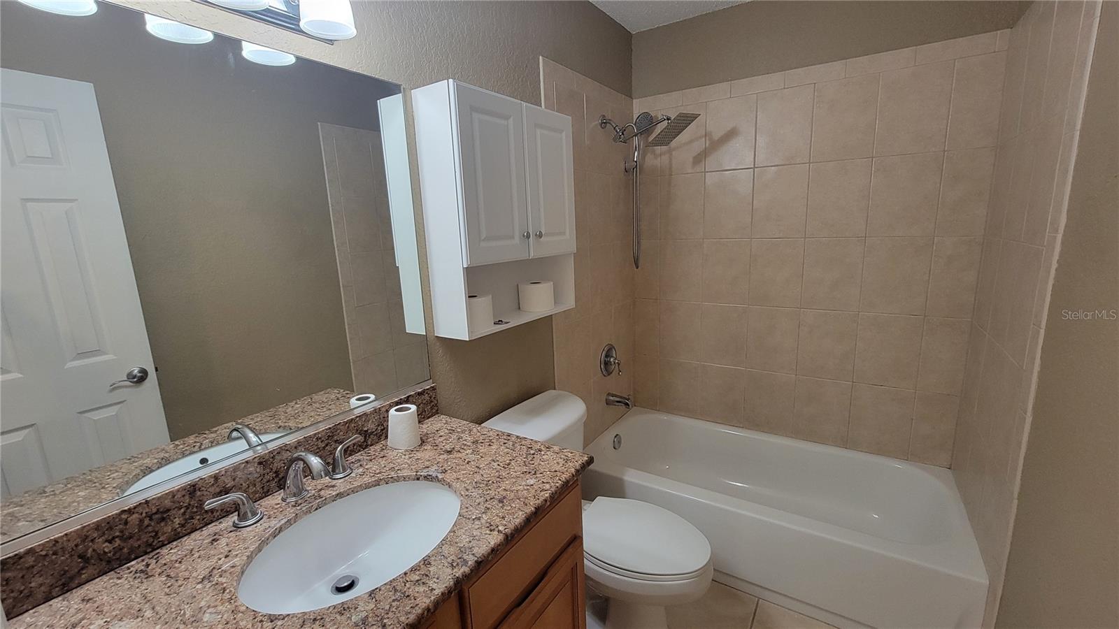960 Lacosta Cir #2 Property Photo 9