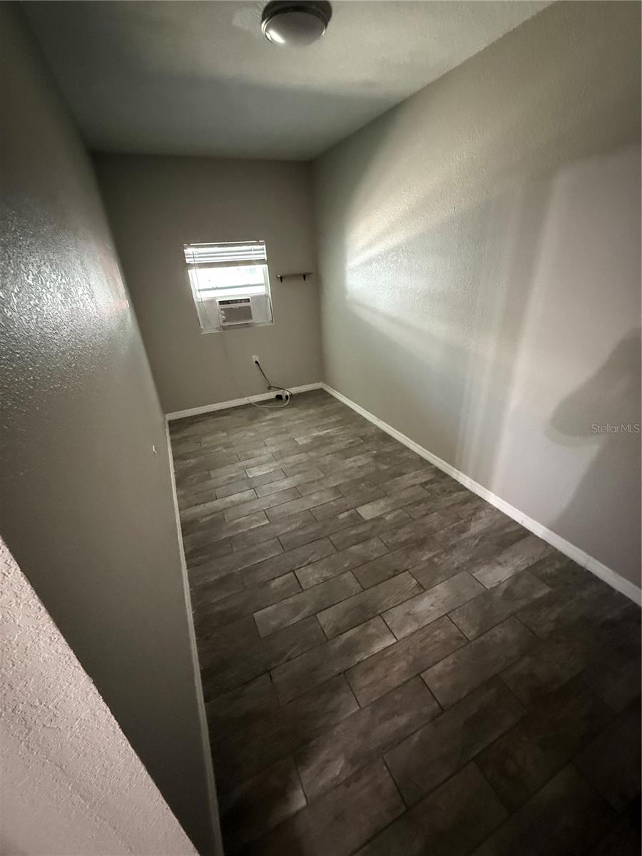 937 15th St W Property Photo 14
