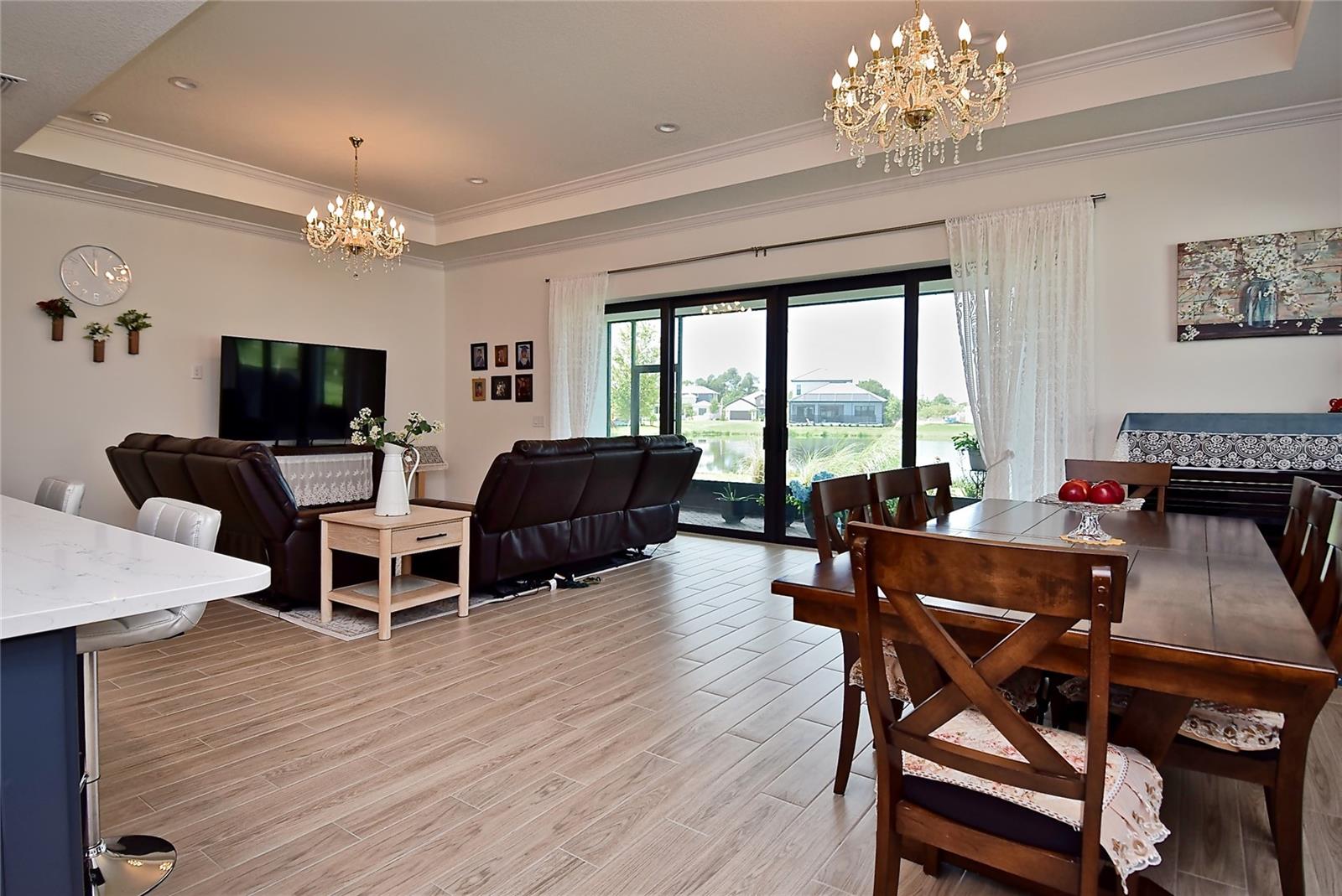437 Alberata Way Property Photo 8