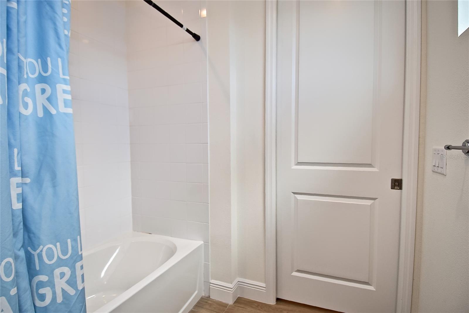 437 Alberata Way Property Photo 32