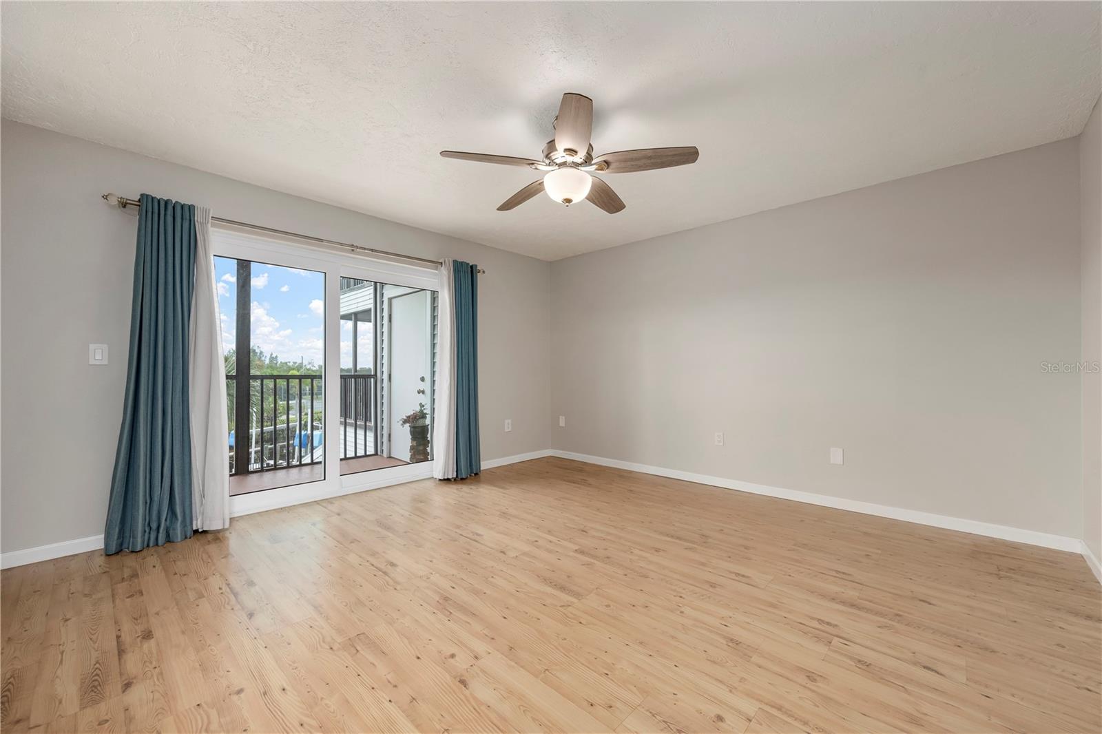 515 Leffingwell Ave #112 Property Photo 37