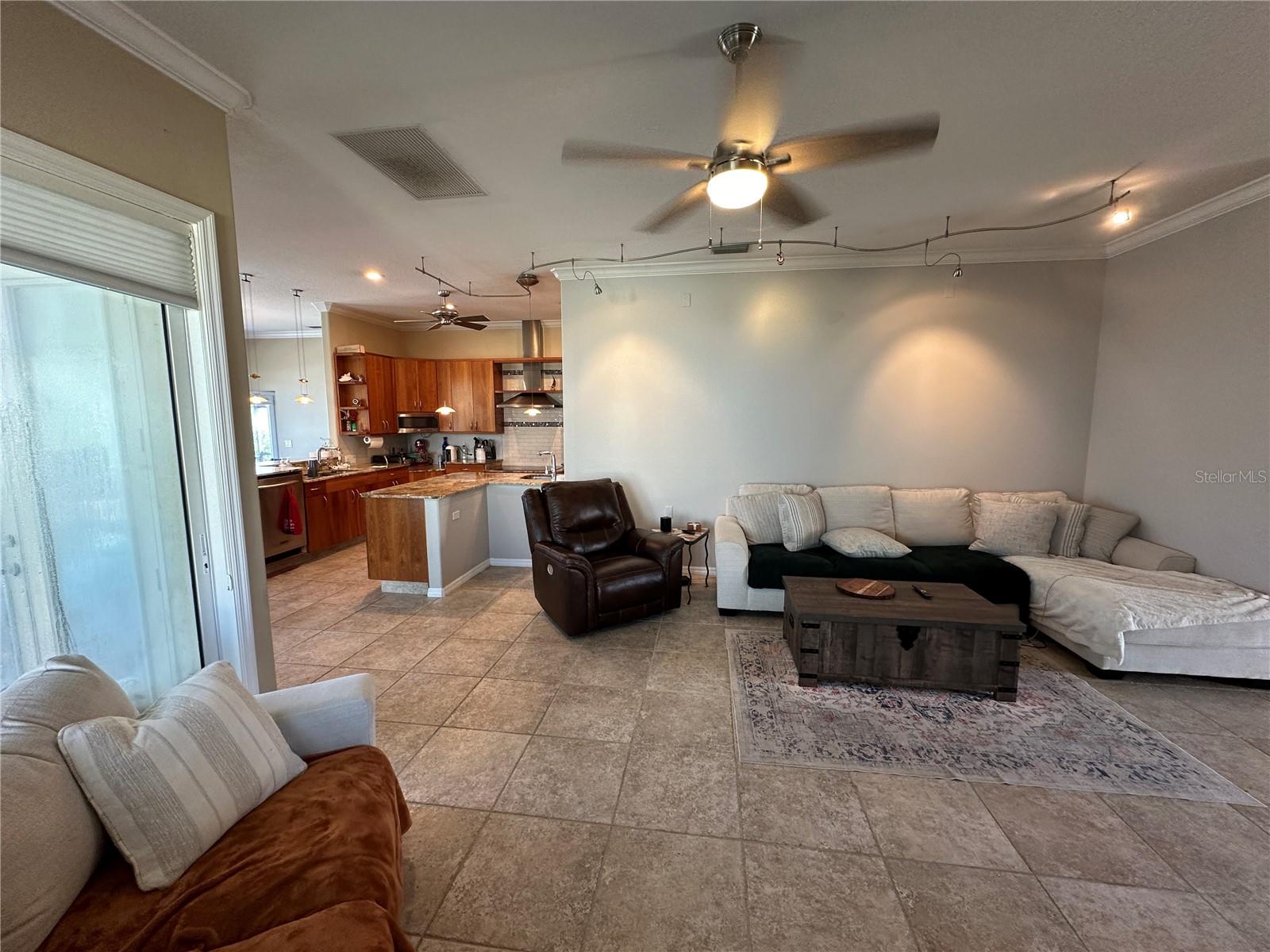 4727 Spinnaker Dr Property Photo 8