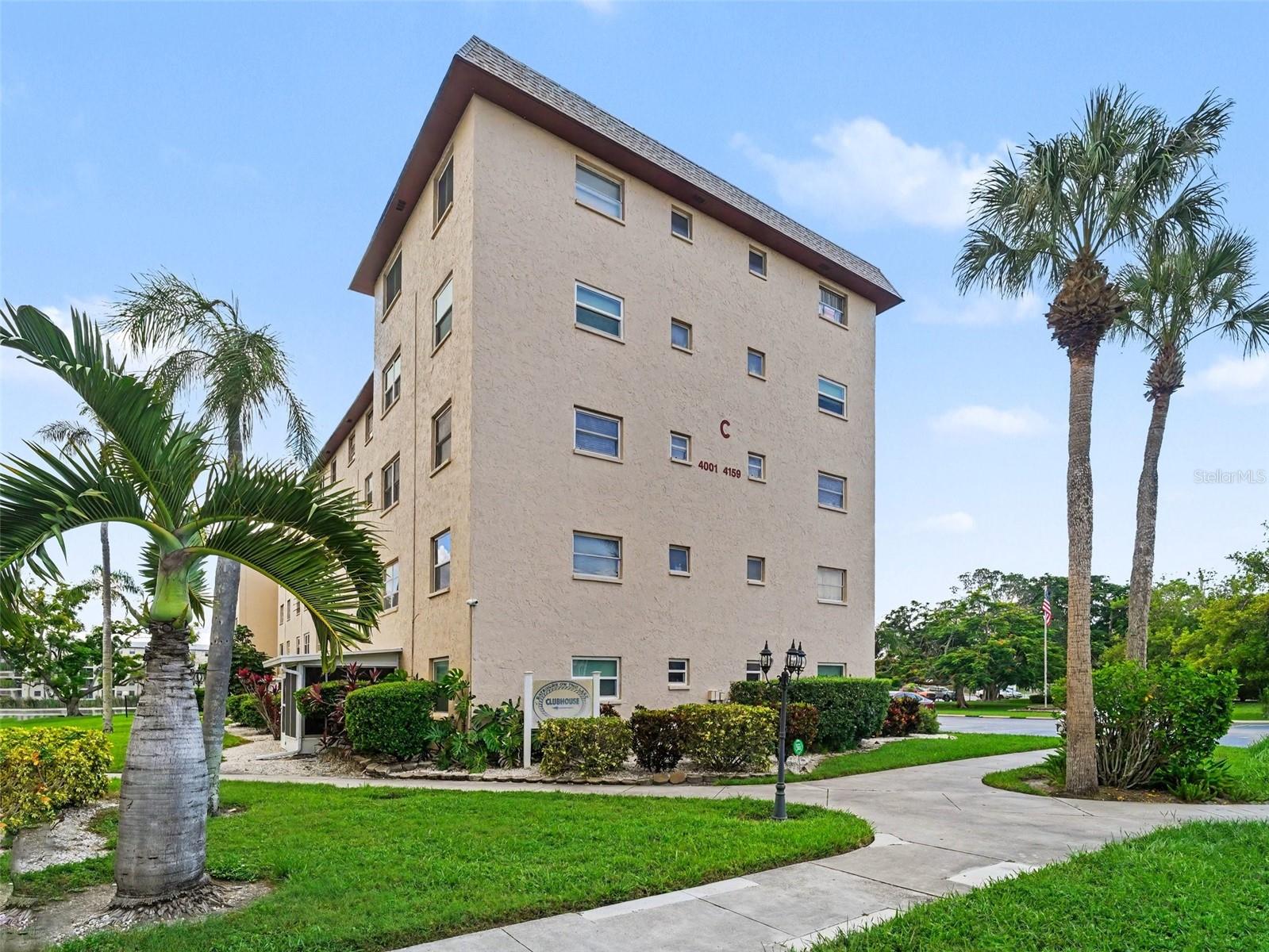 4137 Lake Bayshore Dr #c505 Property Photo 2