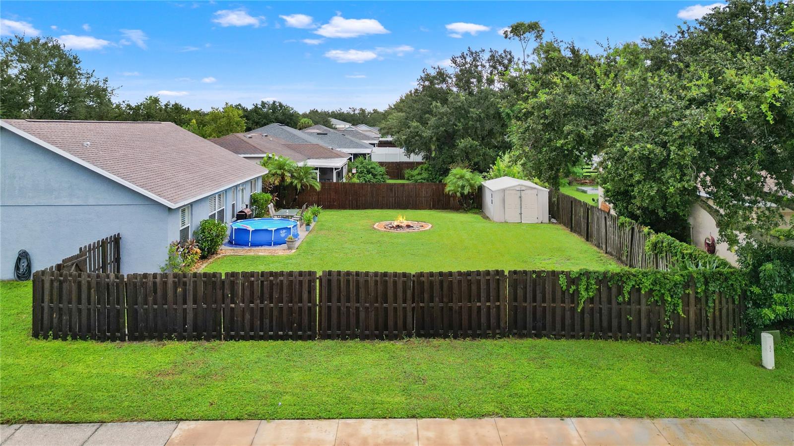 12167 Warwick Cir Property Photo 4