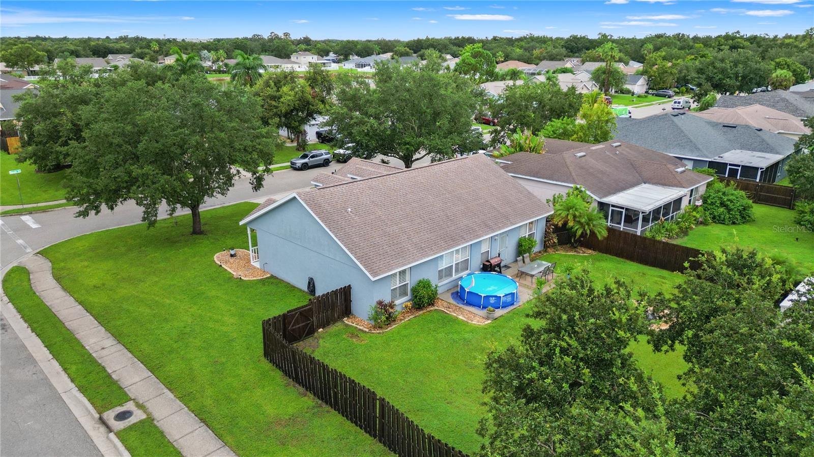 12167 Warwick Cir Property Photo 5