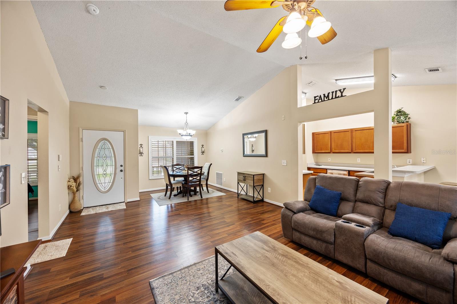 12167 Warwick Cir Property Photo 10
