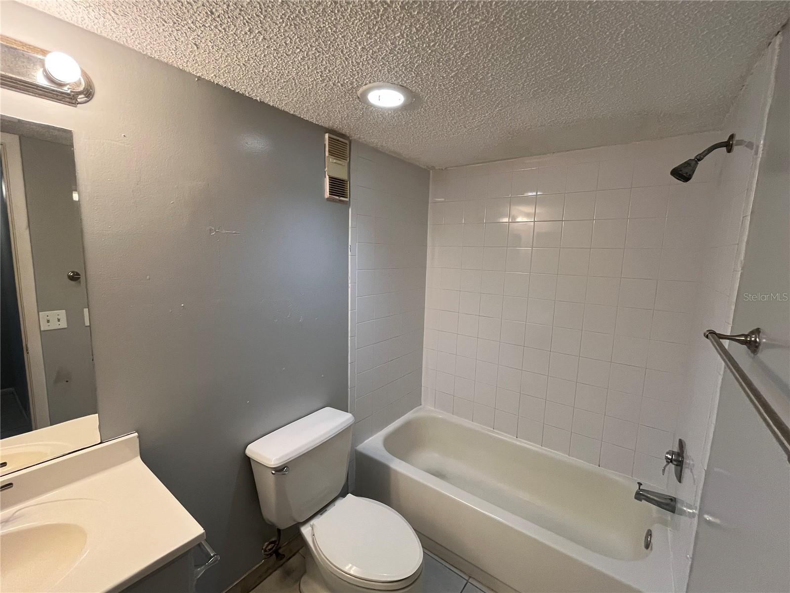 2700 Coconut Bay Ln #429 (2k) Property Photo 9
