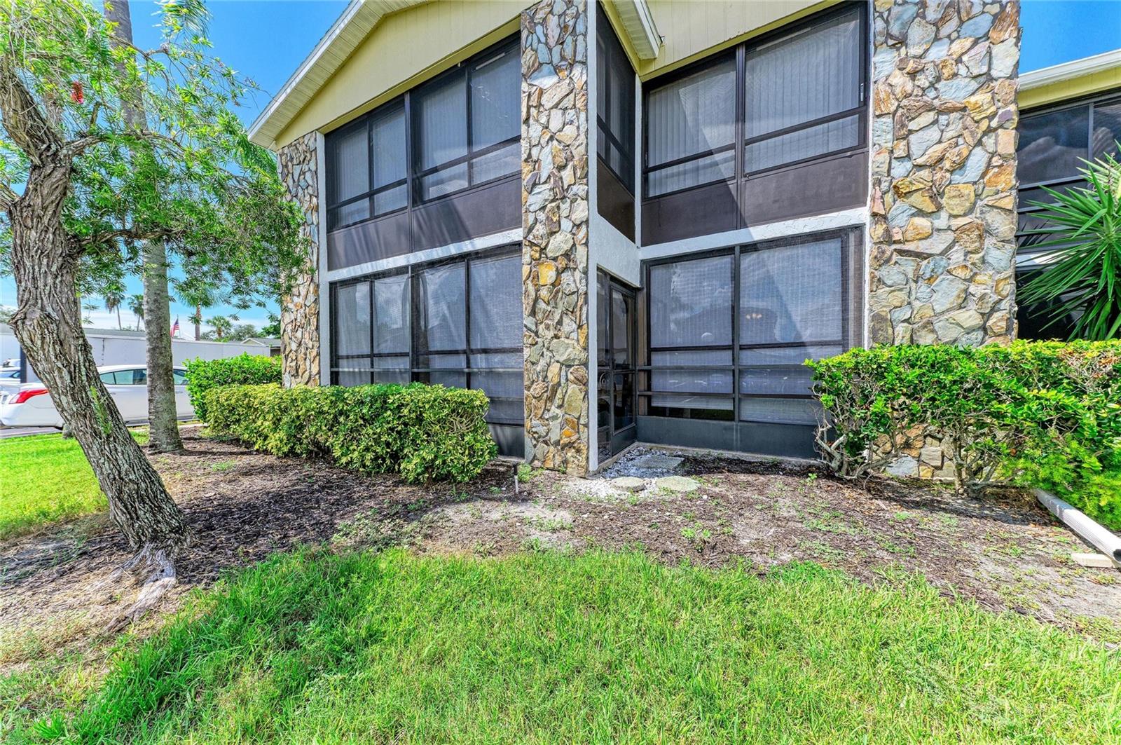 5400 34th St W #a10 Property Photo 4