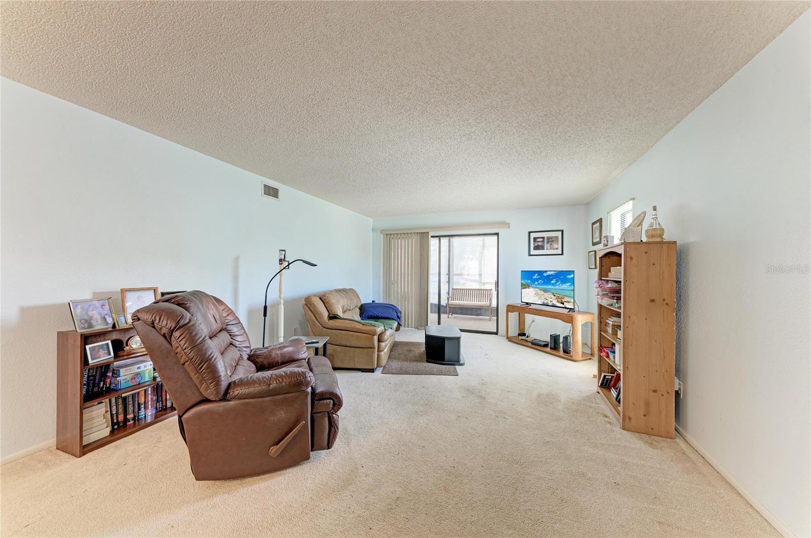 5400 34th St W #a10 Property Photo 6
