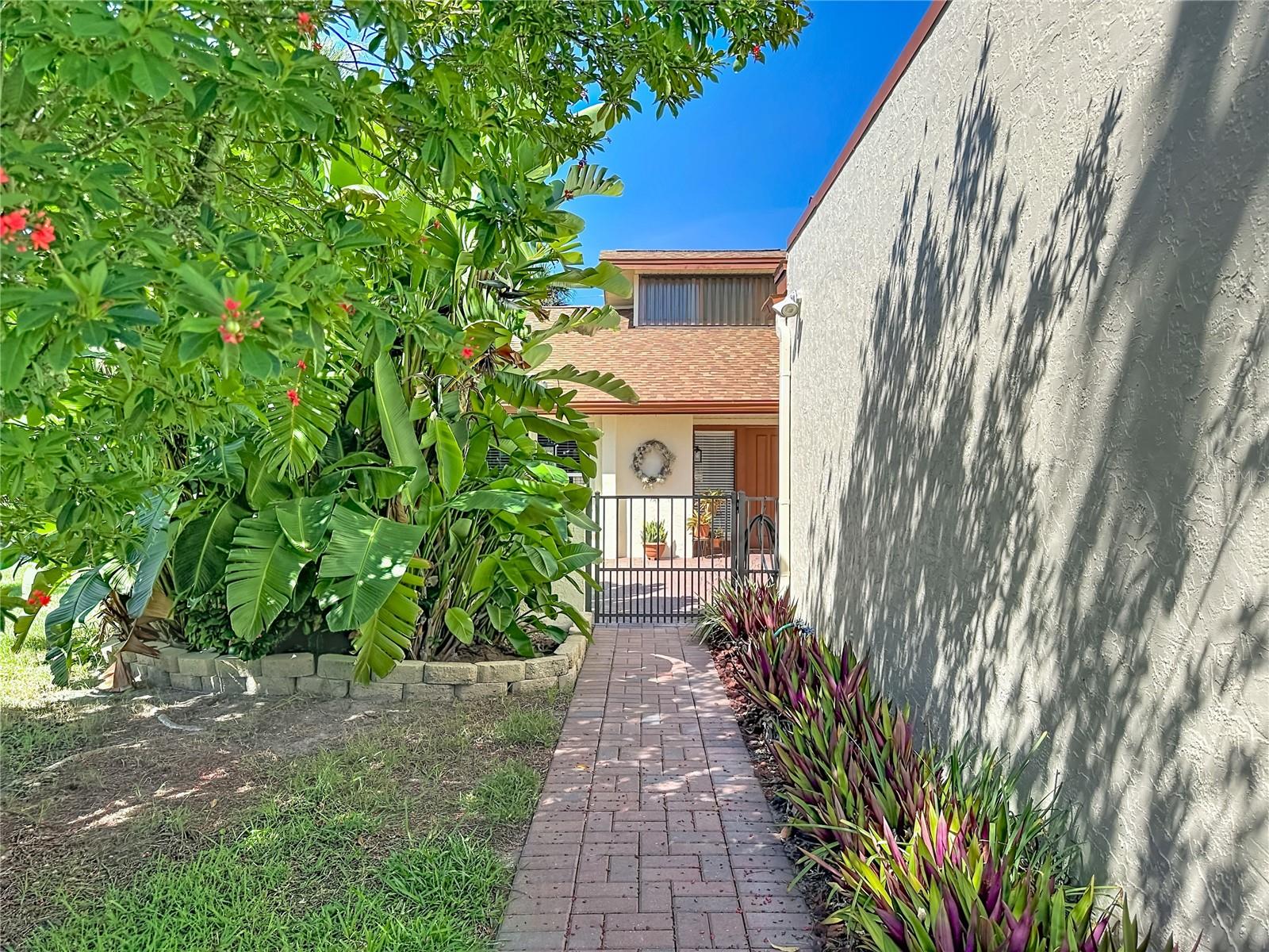 6010 Courtside Dr Property Photo 3