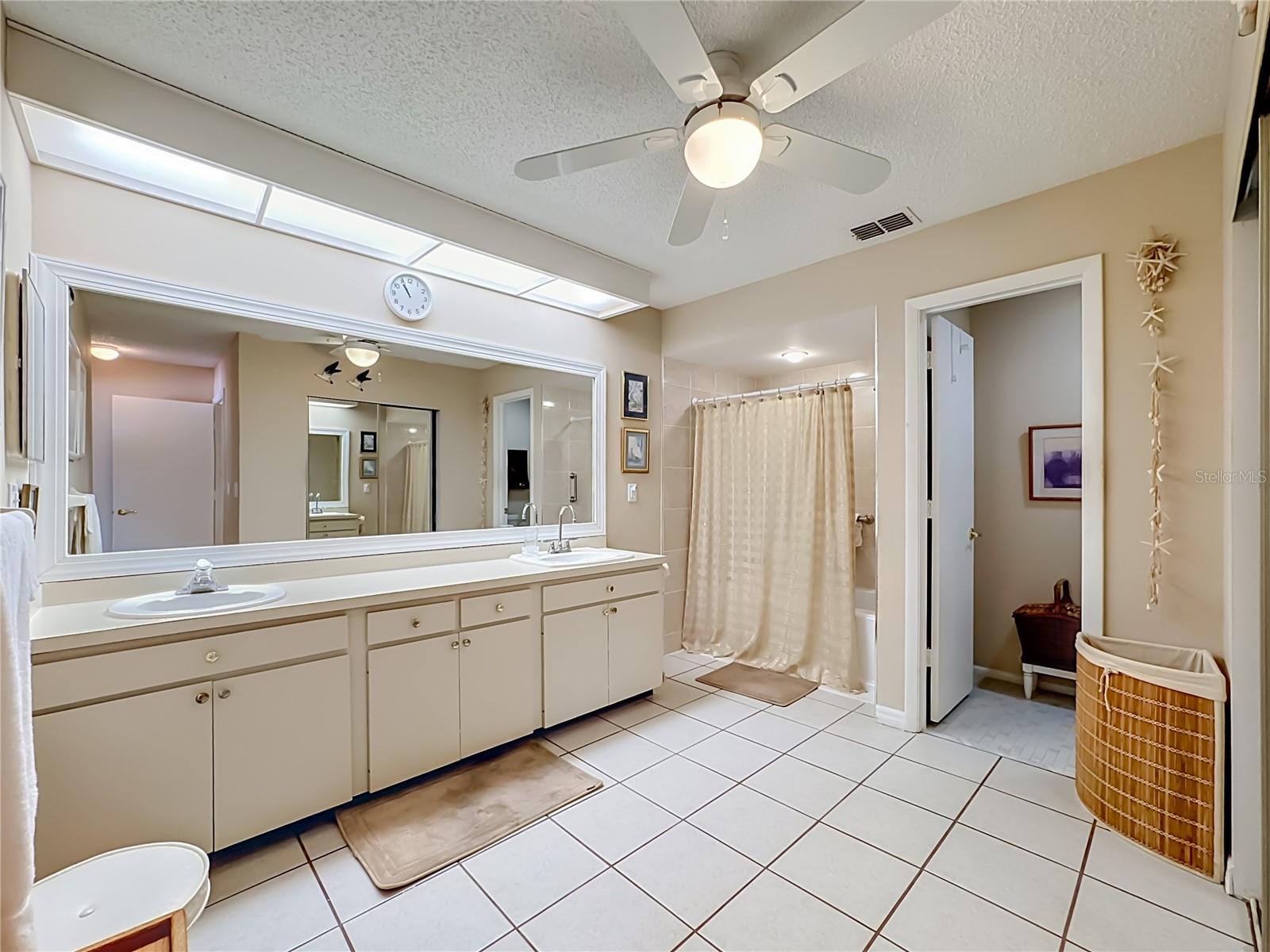 6010 Courtside Dr Property Photo 24