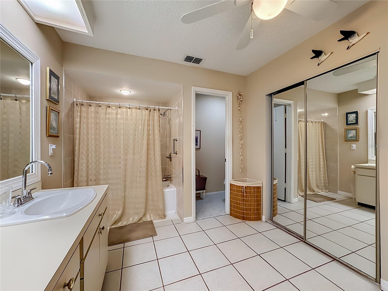 6010 Courtside Dr Property Photo 25