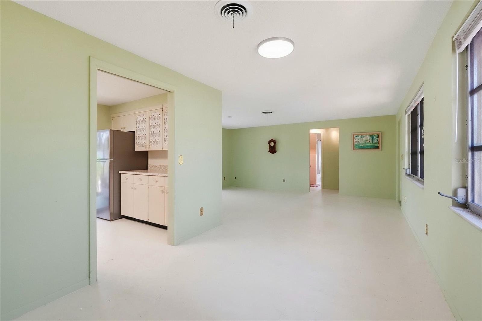 437 Beach Park Blvd Property Photo 11
