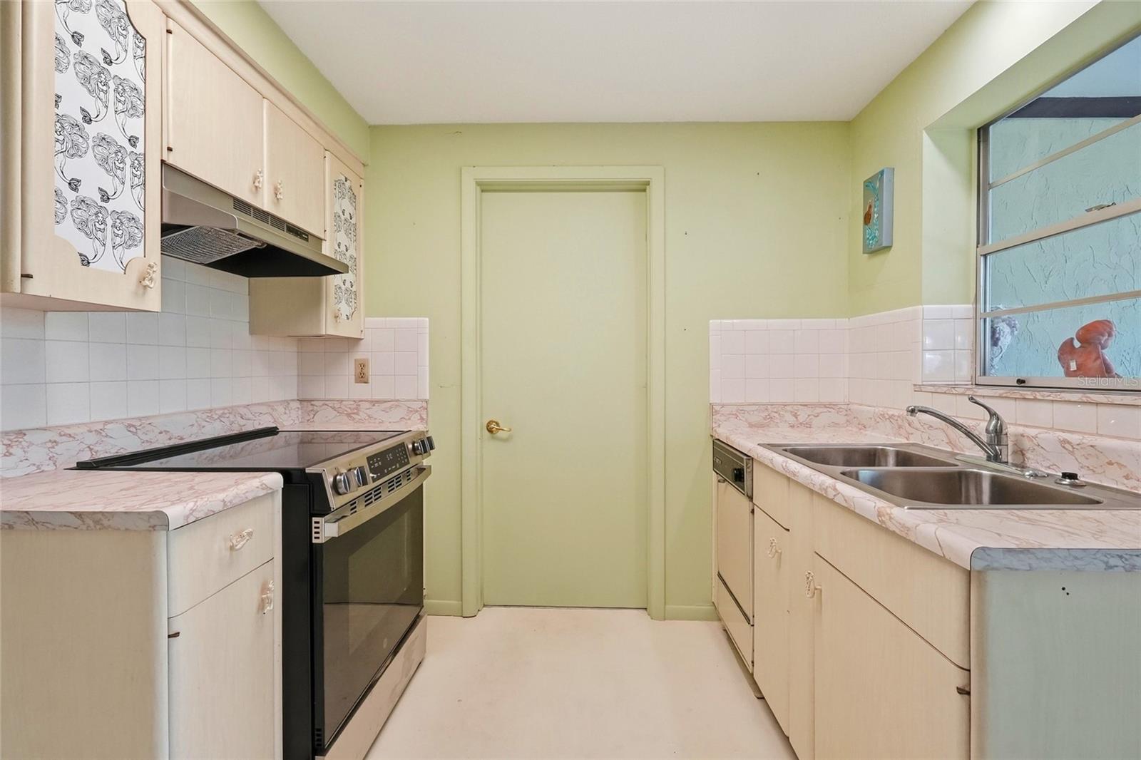 437 Beach Park Blvd Property Photo 15