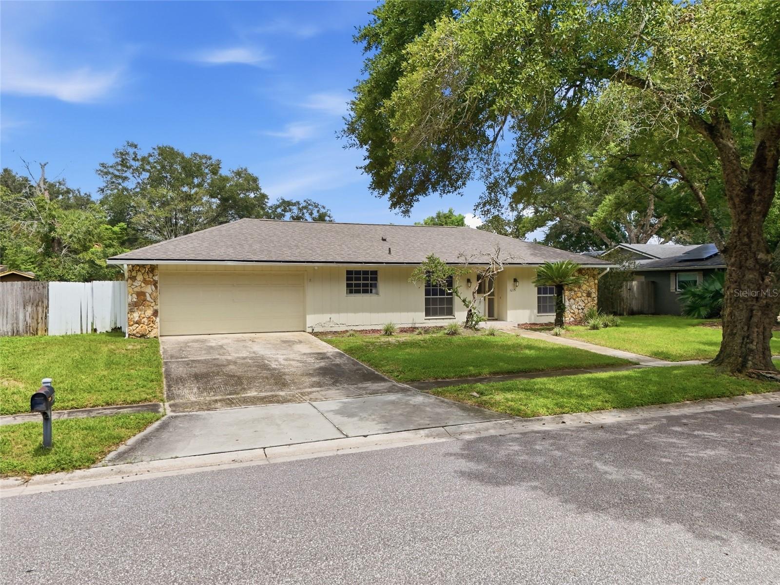 1015 Bonita Dr Property Photo 2