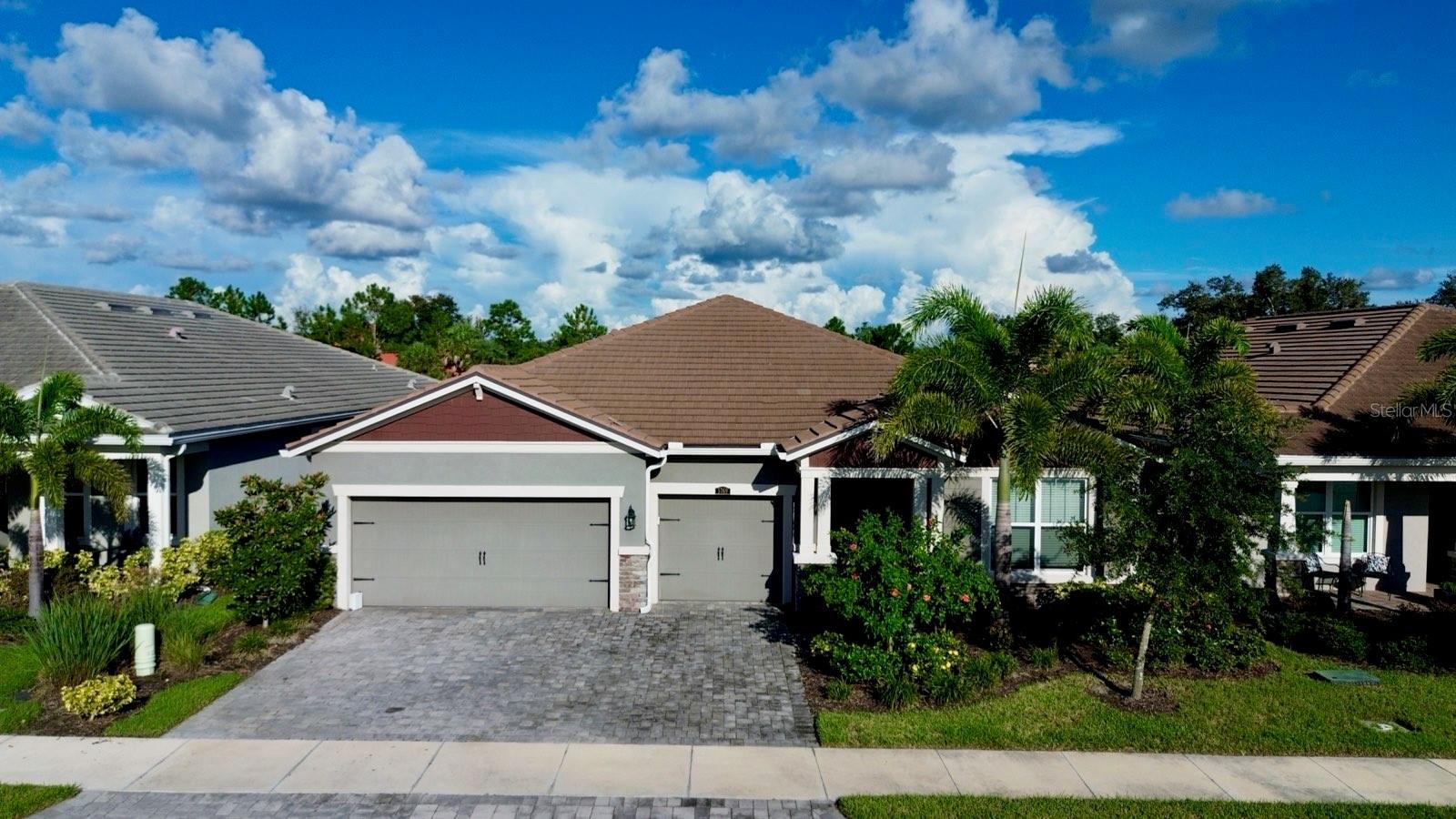 5769 LONG SHORE LOOP Property Photo 1