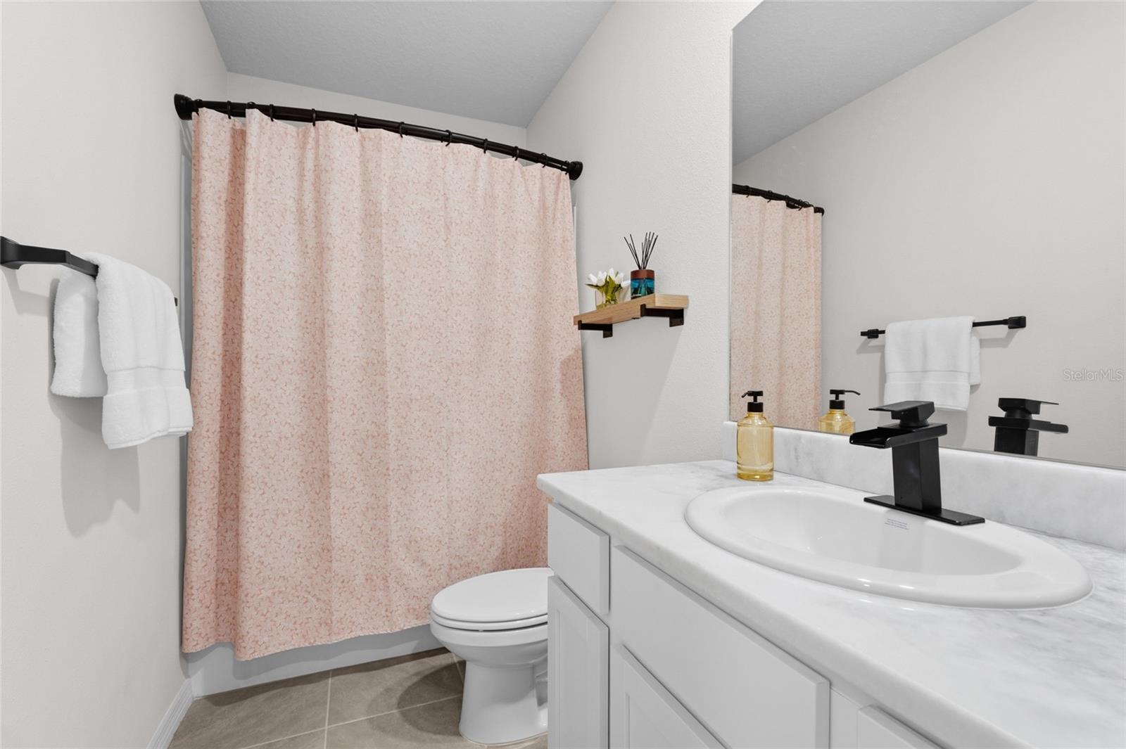 17668 Crescent Moon Loop Property Photo 16