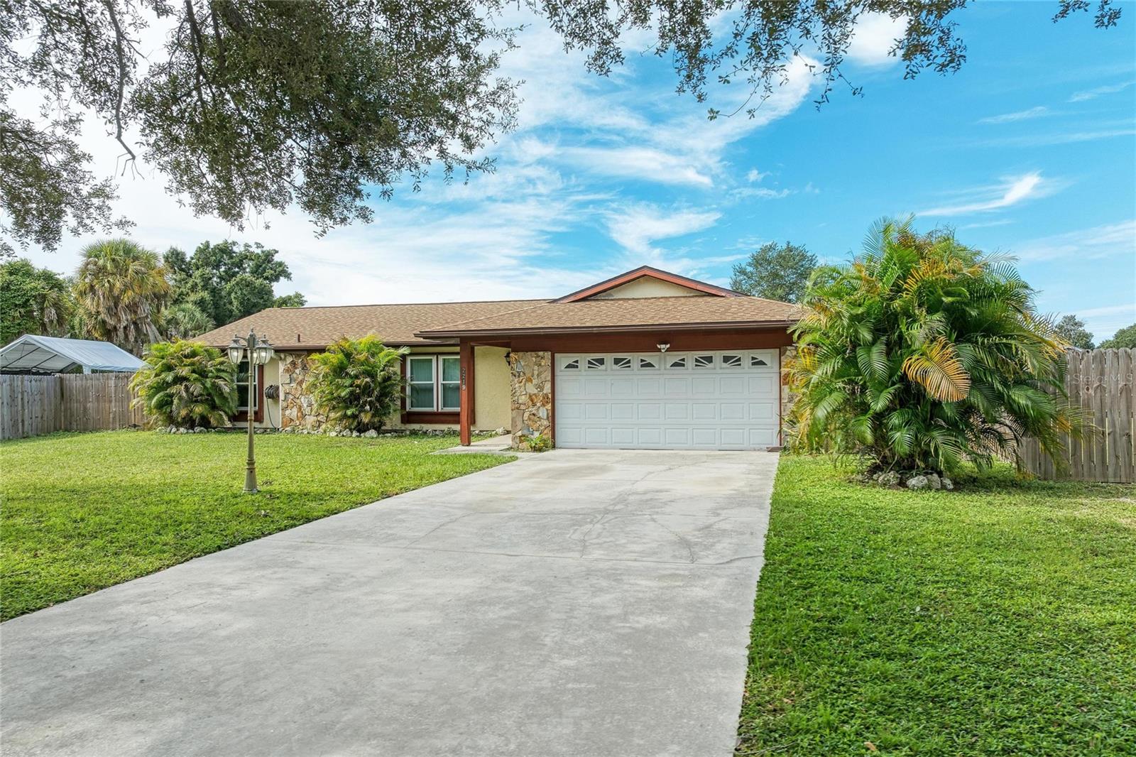 2219 Lockwood Meadows Cir Property Photo 2