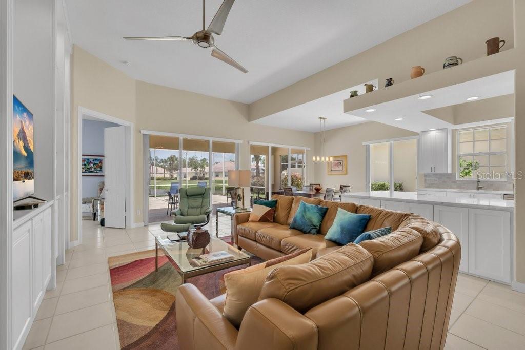8375 Jesolo Ln Property Photo 3